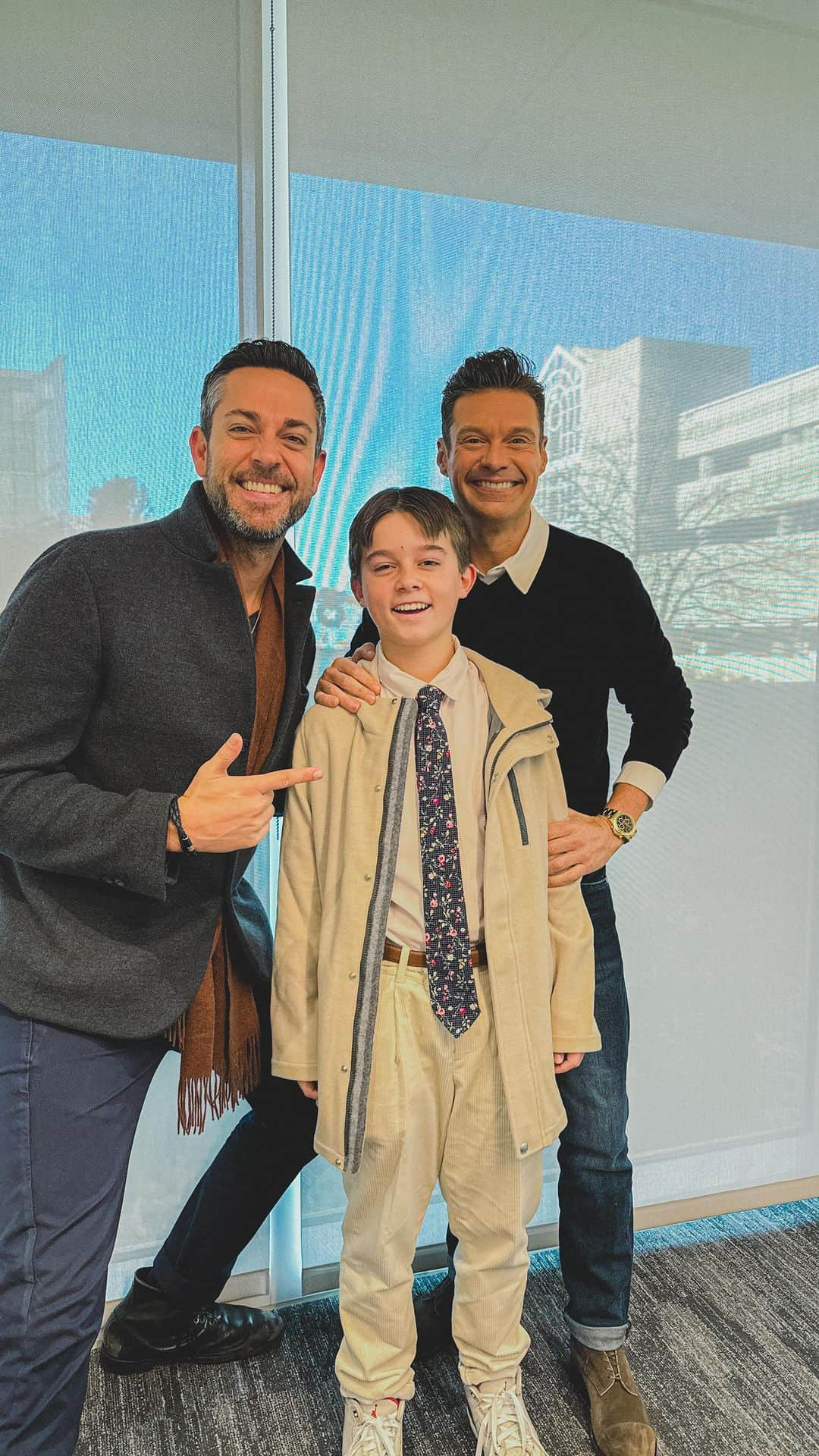 ライアン・シークレストのインスタグラム：「Introducing one superhero to another at @primarychildrens   Payson doesn’t only dream of being an actor, he dreams of being a superhero actor; so safe to say he was excited to meet @zacharylevi」