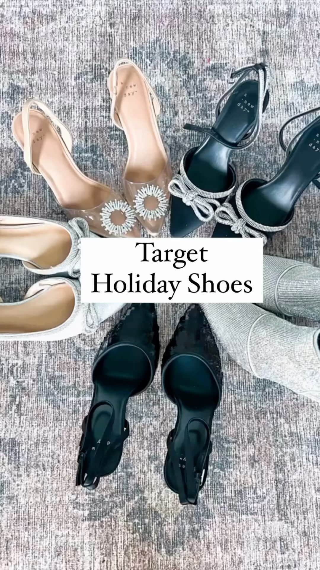 Target Styleのインスタグラム：「Make every outfit merry and bright with our holiday shoes that sparkle! 🎄⭐️❤️ @lisa123marie」