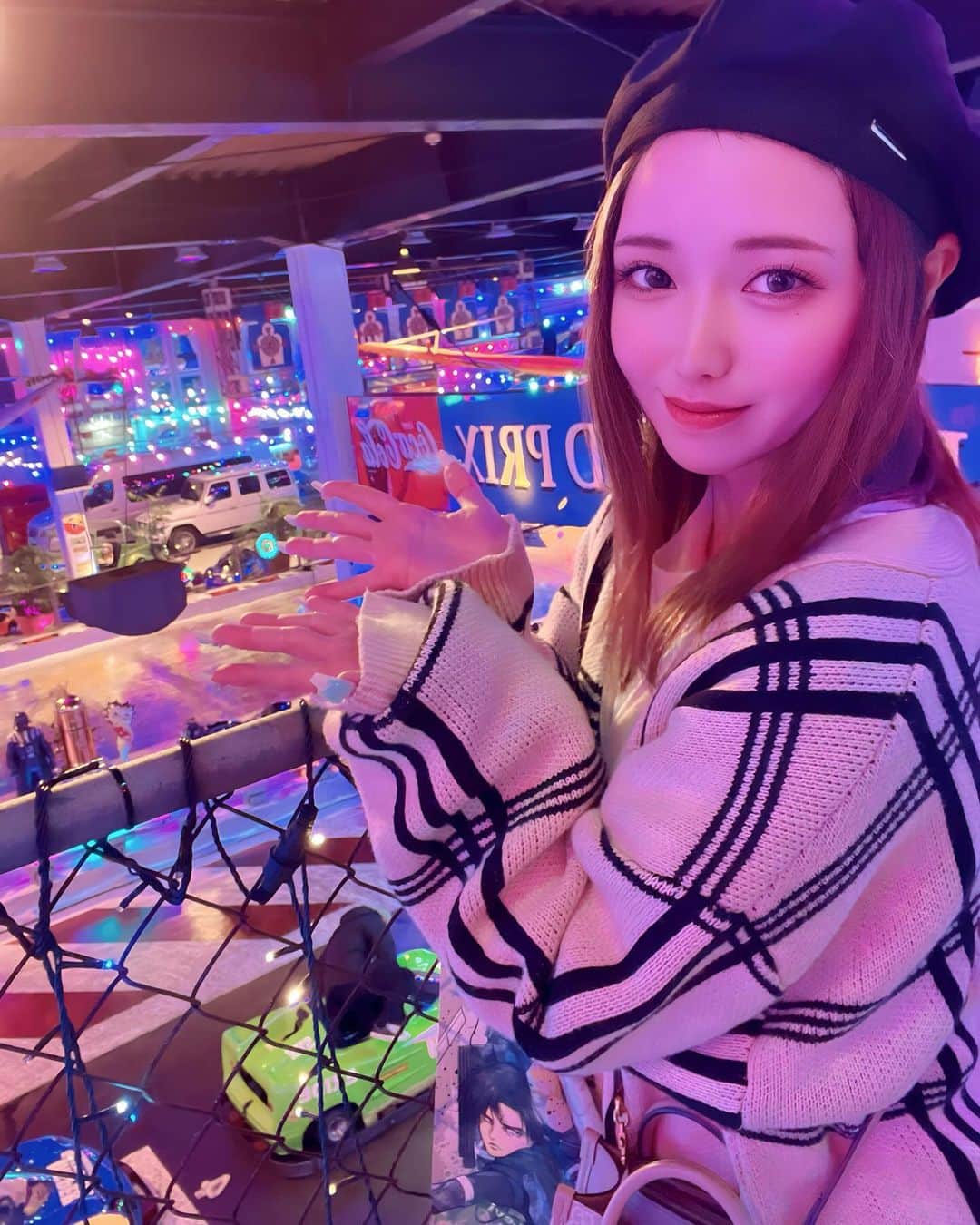 胡蝶さなのインスタグラム：「千葉の激映えスポットに初潜入してきた❕ 全部がキラキラで凄すぎ😳✨️ バッティングセンターで友達こ○しかけたよ‪^_−‪☆笑」