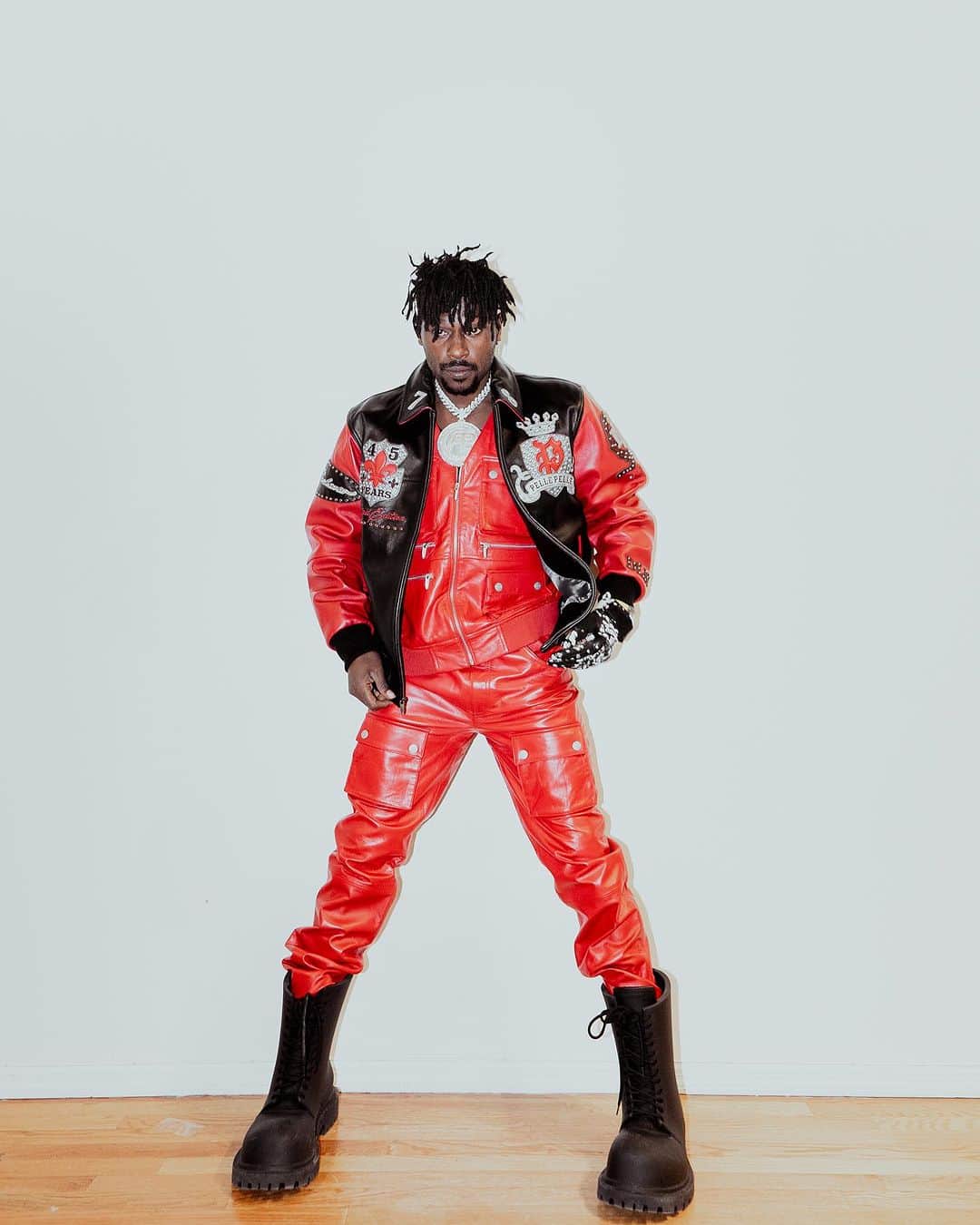 ペレペレのインスタグラム：「@AB Put that Sh*t On 😤  Wearing the Daniels Leather Limited Edition Leather + Pelle Pelle Unreleased Vest & Cargo Pant 🗣️」