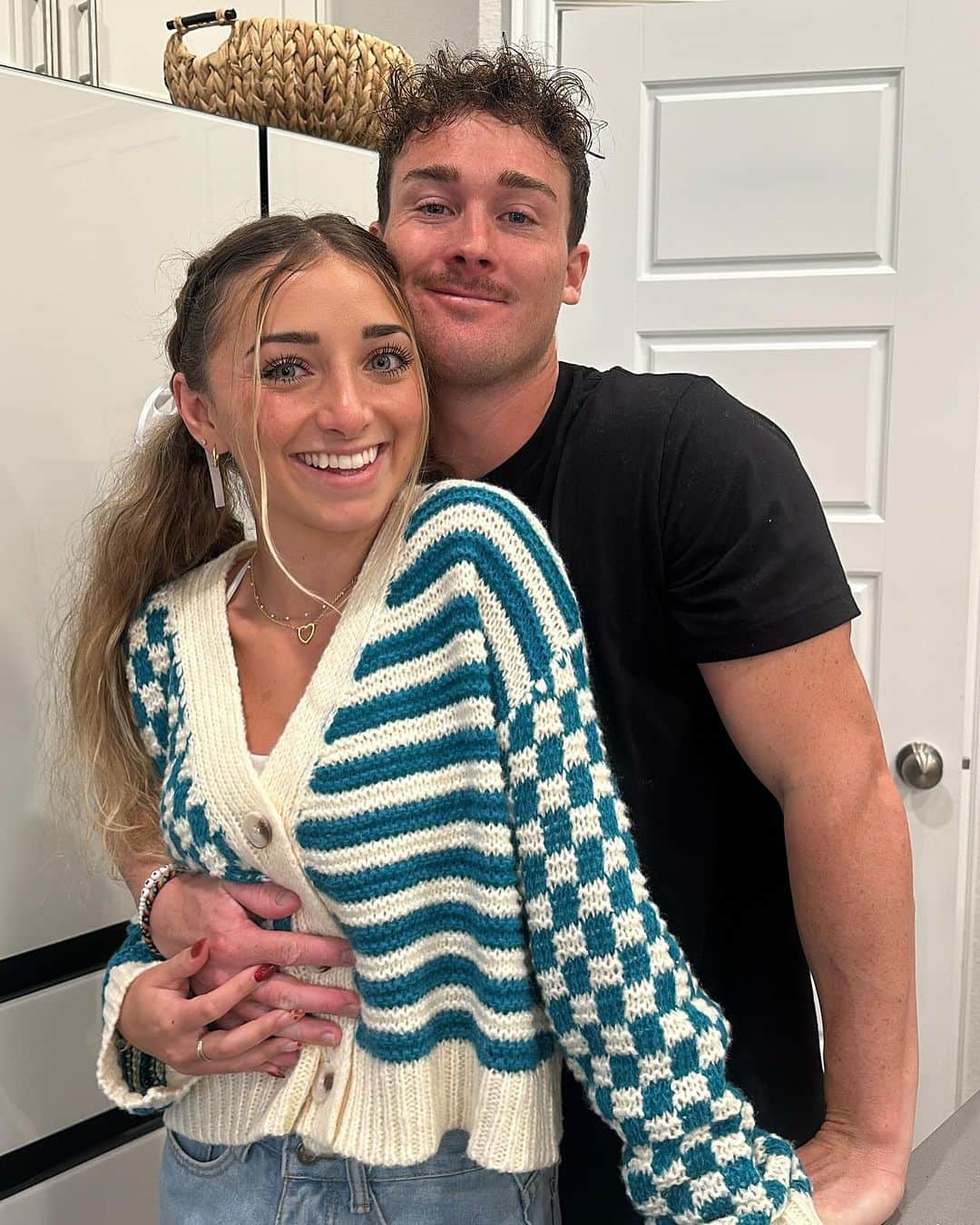Brooklyn and Baileyさんのインスタグラム写真 - (Brooklyn and BaileyInstagram)「Life lately - swipe to see some chaos and funny moments haha」12月6日 9時29分 - brooklynandbailey