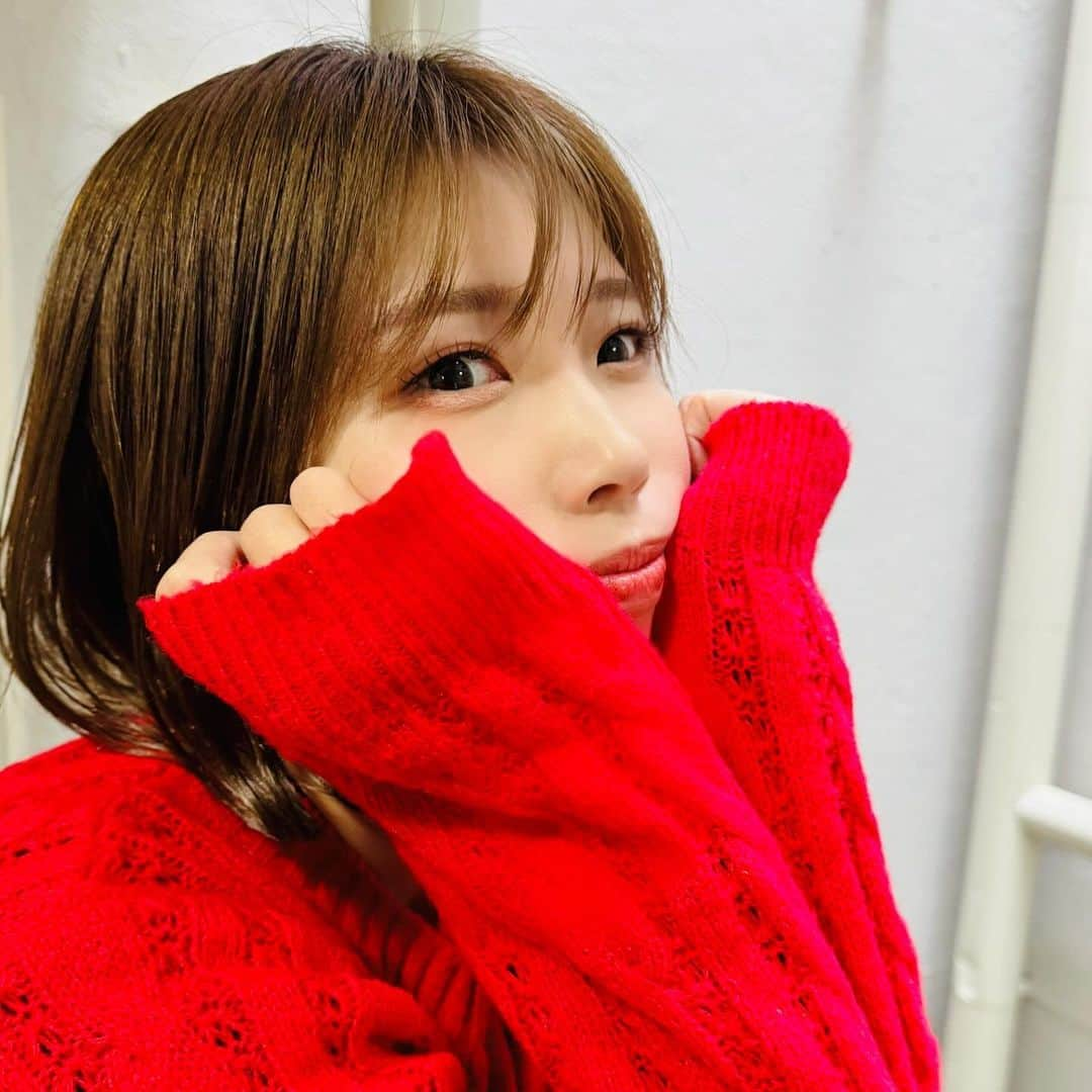 中村愛のインスタグラム：「👁️‍🗨️♡ ・ ・ ・ ぽわ〜んっとしておりますっ😍 じゃなくて‼️  まつげ😎😎😎 見てくださいな‼️  立ち上がっておりまっす😍 @u__.elizabeth  ほんとにうまいっ🥳🥳 マジでおすすめ✨ 眉毛もやってもらってます😙😗！  神業ですので感動🥺また動画もアップします‼️  気になる方ぜひDMしてみてくださいね！ 中村愛の紹介でそりゃなんか割引🈹あるはず😜  #渋谷まつ毛 #眉毛サロン #まつ毛エクステ」