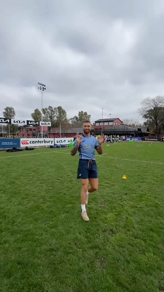 ラグビーオーストラリア代表のインスタグラム：「Quade Cooper undisputed 👑   #WorldTrickShotDay #Rugby #Trickshots」