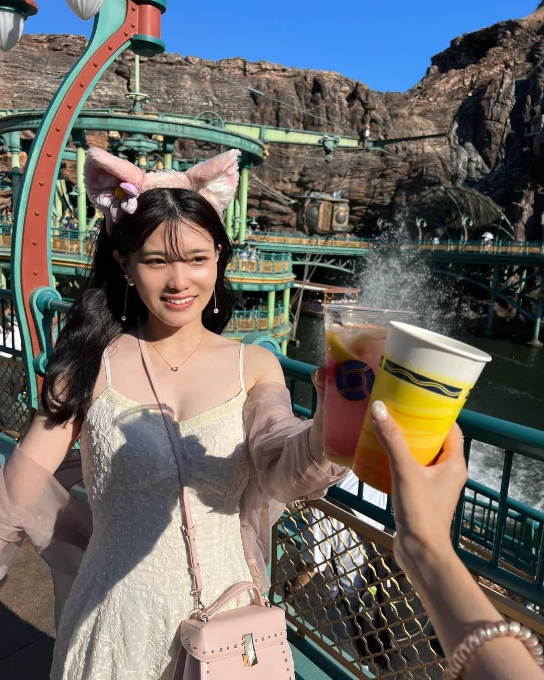 雪村彩音さんのインスタグラム写真 - (雪村彩音Instagram)「. 時差投稿☀️笑 夏のディズニー今年も行けてよかった🎶 . . #disney #disneysea #tokyodisneysea #disney #snidel #white #リーナベル #linabell #오오티 #패션 #맞팔 #일상 #model #salonmodel #흑발 #맞팔 #데일리 #좋아요 #좋아요 #셀카 #셀스타그램 #좋아요반사 #여행 #카페 #패션 #인스타 #뷰티 #일본 #귀여워 #일상 #좋아요 #팔로우 #인스타푸드 #코디 #아웃핏 #패션스타그램일상」12月6日 10時05分 - ykmrayn411