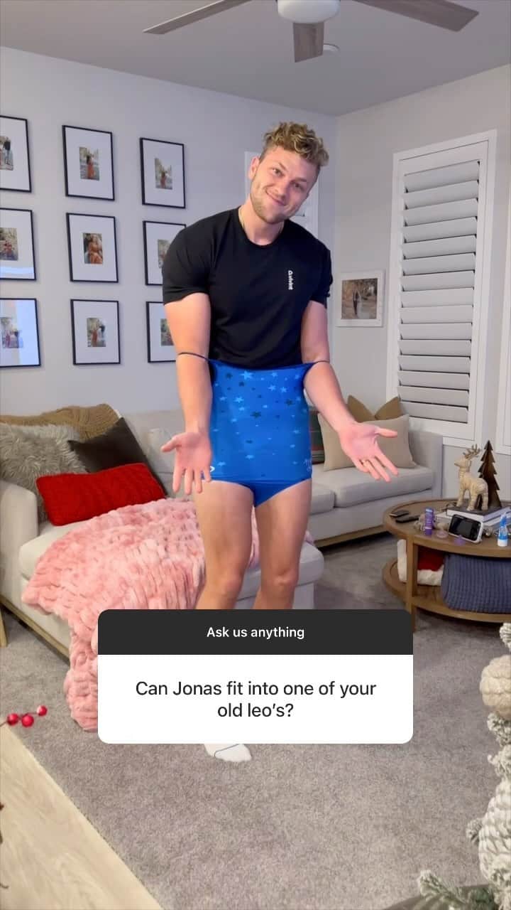 ミカイラ・スキナーのインスタグラム：「Can Jonas fit into one of my old gymnastics leotards?? Find out 😂  #funny #family #gymnastics #couplechallenge」