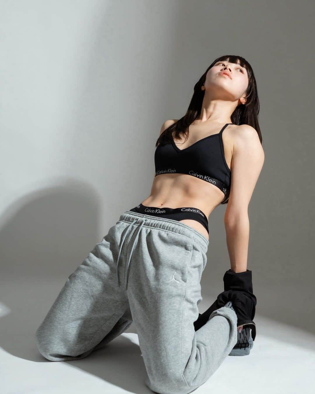 内藤好美さんのインスタグラム写真 - (内藤好美Instagram)「🖤🩶Body Profile🐦‍⬛🩶🖤  camera/ @shirapyonphoto  make/ @kaori0048   @calvinklein_under  @calvinklein   #action#actress#japan#japanese #karate#kyokushin#kyokushinkarate#blackbelt#アクション#アクション女優#空手#極真空手#黒帯#武打#動作片#動作演員#女演員#액션#가라테#액션영화#일본#karatekid#karatelife#karatê#karaté#karatetraining#karatelove#calvinkleinunderwear #calvinklein #streetfighter」12月6日 11時00分 - _ko._.no_