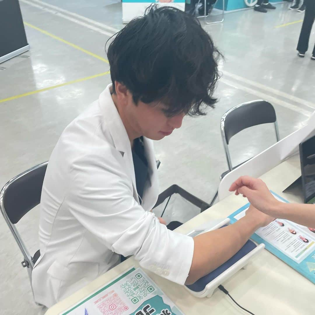 東京イセアクリニックさんのインスタグラム写真 - (東京イセアクリニックInstagram)「自費研 美容医療EXPO2023 Day3 🫧 2023/12/3  中村医師による出張小顔カウンセリングと、 アートメイク看護師 柴田によるアートメイクデジタルシミュレーション✍️  小顔治療や脂肪吸引のご相談、 アートメイクのご相談などなど大盛況で 多くの方にお立ち寄りいただけました✨ なんとどちらも1時間待ちになるほど⏰‪ 𓈒𓏸  来てくださった皆様、ありがとうございました🙇🏻‍♀️ ̖́-‬  #自費研 #美容医療expo2023 #美容医療好きな人と繋がりたい #美容医療で日本を明るくしよう  #美容医療をもっと身近に」12月6日 11時32分 - iseaclinic