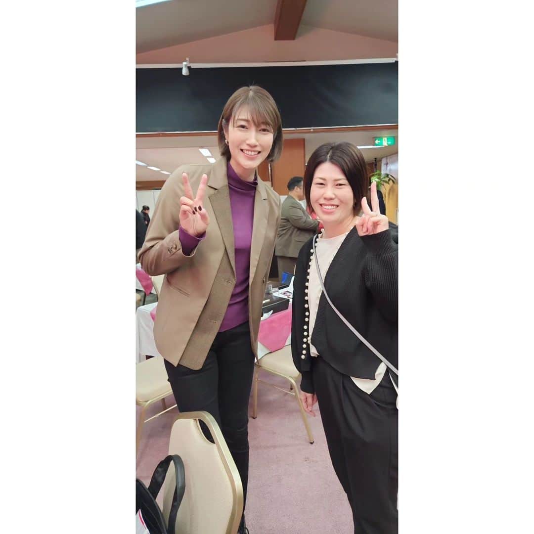 竹末裕美さんのインスタグラム写真 - (竹末裕美Instagram)「昨日は、トラジマスターズ2024🥩 新千葉カントリークラブ⛳ トラジさんにはよく行かせていただいています🥓 お昼には、お肉を焼いて頂きました😊 最高✨️  ご一緒させて頂きました @toyonoshima_daiki 　豊ノ島大樹さん　相撲 @teramoto_asuka 　寺本明日香ちゃん　体操 トラジの土田さん  本当に、本当に笑が耐えない1日でした😂 寒かったけど、豊ノ島さん、あすかちゃん、土田さんのおかげで乗り越えられました😅 豊ノ島さん、珍プレーたくさん(笑) あすかちゃんの男らしいパター、ショットのリズム最高👏 ありがとうございました😊  私がサッカー選手で昔から大好きな遠藤保仁さんと、バレーボールの狩野舞子さんと📷️  同級生😊📷️ @yukiko_s0403  @yoshimikoda_official   いつも楽しませてくれる😁 @gminochi 　ゴルゴ松本さん  可愛い😆 @namiki_golf　なみきちゃん  #ゴルフ#ゴルファー#女子プロゴルファー#プロゴルファー#プロアマ#焼肉トラジ#お肉#アスリート#豊ノ島#寺本明日香#遠藤保仁 #狩野舞子 #ゴルゴ松本#なみきちゃん #ウェア#ロサーセン」12月6日 11時43分 - hiromitakesue