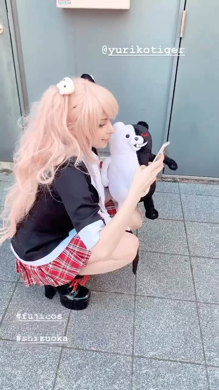 ユリコ・タイガーのインスタグラム：「Spotted an Enoshima Junko at con! #animecon #cosplayer #コスプレ」