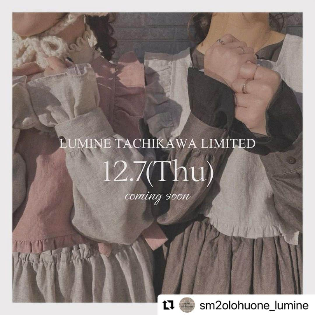 Samansa Mos2さんのインスタグラム写真 - (Samansa Mos2Instagram)「【明日発売！SM2 olohuone ルミネ立川店限定アイテム】 　 詳しくは店舗アカウントをCHECK▼ @sm2olohuone_lumine     ・・・ ルミネ立川店 限定商品 12.7(木)より、発売致します.⚪︎  ⚠️「当日のご案内」の変更点もございますため 最後まで必ずお読みください。  ※営業時間 全日:10:00-20:00 ⠀ SamansaMos2 立川店限定アイテム 全5型が仕上がりました𓈒🧺.* ※限定商品内容はコメント欄、 今後のフィード投稿をご確認ください。  ※店舗へのお電話、他店舗へのお問い合わせをご遠慮頂いております。  𓐄 𓐄 𓐄 𓐄 𓐄 𓐄 𓐄 𓐄 𓐄 𓐄 𓐄 𓐄 𓐄 𓐄 𓐄 𓐄 𓐄 𓐄 𓐄 𓐄 𓐄 𓐄 𓐄  𓊆　整理券　𓊇 ♦︎整理券配布予定時間 9:15〜9:55 先着順に整理券を配布させていただきます。 9:15から整理券を配布後、 スタッフが一名立っているので列がなくなっていた場合スタッフの前方ユナイテッドアローズ壁側に沿ってお並びいただいた方から 整理券をお渡しさせていただきます。  ♦︎整理券について ①10:00 - 10:15  5名 ②10:15 - 10:30  5名 以降、15分ごとのご案内をさせていただきます。  9：50以降、Open後にご来店くださったお客様には店頭にて整理券を配布させていただきます。 パーテーション横にお並びになりお待ちください。  ♦︎整理券配布 場所 10.19投稿のリール動画をご覧ください。 「ユナイテッドアローズ側入り口」となります。 周りの方にご配慮いただき壁側に沿ってお並びください。専用のPOPが掲出しております。  地面に直接座り込んでのお並びは 他のお客様、店舗様へのご配慮をいただき お控えいただきます様お願い申し上げます。  ♦︎立川店限定商品展開場所はパーテーションにて 仕切らせていただくため、整理券お時間帯の方は番号順に並んでいただきスタッフの指示に従い お一人ずつご案内をさせていただきます。  ♦︎整理券時間外に限定商品を店内または通路側での立ち止まっての見学(店内待機・店頭待機)は 一般のお客様へのお買い物の妨げになるため ご遠慮いただいております。 スタッフの指示に従っていただくよう お願い申し上げます。  ♦︎店頭店内撮影、FR内での撮影はご遠慮頂いております。  ⠀ ‎𓊆　商品ご購入時のお願い　𓊇 ・パーテーションで区切っている限定商品展開場所は 整理券をお持ちの方のみご覧いただけます。 (お手持ちの整理券時間帯の方のみとなっております)  ・整理券お時間帯であれば何度でもパーテンション内に 入場できますのでパーテーション内スタッフに お気軽にお声かけくださいませ。  ・お一人様、各色１点ずつのみのご購入となります。 (例:アシンメトリーワンピース 全色ほしい◯、同じ色が2枚ほしい✖️)  ・転売目的のご購入はご遠慮頂いております。 ご自身でお召しいただく商品のみのご購入をお願いします。  ・限定商品のため CAN chumポイントご利用、割引クーポンは 一切ご利用不可となります。  ・店内が狭くなっている為 商品が決まり次第、店内に固まらず お会計をお願い致します。  𓊆 ご試着についてのお願い𓊇 ・ご試着は一回につき、5点までとなっております。 ご試着中商品のカラー違いなどをご試着希望の場合は、 入れ替えてのご試着はご遠慮いただいております。 ご試着が終わり次第 改めて番号札をお渡しさせていただきます。  ・ご試着のお時間ですがお待ちのお客様が多く お一人様15分程度でお願いをしております。 ご理解ご協力をお願い致します。  ・整理券のお時間帯にいらっしゃらない場合は 最後の整理券番号のお渡しとなります。 お手持ちの整理券番号は、無効となります。  お願いばかりになってしまいご不便をおかけしてしまいます。 お客様が一人一人楽しくお買い物ができるよう ご理解・ご協力をいただきますようお願い申し上げます🙇‍♀️  𓐄 𓐄 𓐄 𓐄 𓐄 𓐄 𓐄 𓐄 𓐄 𓐄 𓐄 𓐄 𓐄 𓐄 𓐄 𓐄 𓐄 𓐄 𓐄 𓐄 𓐄 𓐄 𓐄 ⠀ ※整理券内に記載されている、指定のお時間 2〜3分前にご来店をお願い致します。 ※整理券時間帯のご来店(パーテーション内に入る際)、ご試着の際、お会計時(ご提出もしくはお持ち帰りいただいても大丈夫です)整理券を必ずスタッフにご提示ください。 ※整理券紛失の際は、最後の整理券配布時間帯まで お待ちいただく可能性がございます。 ※混雑状況により整理券の配布を 13:00以降もさせていただく可能性がございます。 ※お取り寄せ、お取り置きは一切できかねます。 ※再入荷は一切ございません。 ※キャンオンラインショップでの発売日は決定次第 サマンサモスモスルミネ立川店のInstagramにて ご案内いたします。 ※ 限定商品の為、返品交換は致しかねます。」12月6日 12時20分 - samansamos2