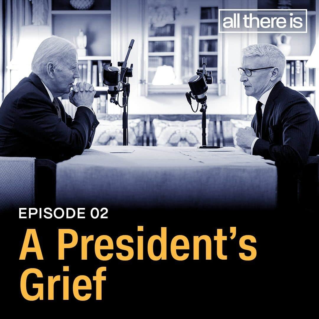 アンダーソン・クーパーのインスタグラム：「No American president has ever sat down for an interview all about grief and loss. I hope this conversation encourages others to talk about the grief they feel. Link in bio above. You can hear all episodes of my podcast about grief and loss, ALL THERE IS, wherever you get your podcasts」