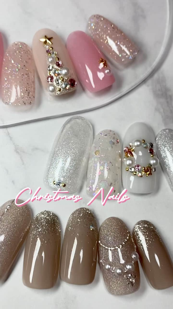 黒崎えり子のインスタグラム：「Christmas Nails🎄  #nails #nailart #naildesign #nailstagram #nailtips #christmasnails #christmas #snownails #snow #glitternails #ネイルアート #ネイル #ネイルデザイン #クリスマスネイル #クリスマスネイルデザイン #クリスマス #クリスマスツリー #オーナメントネイル #キラキラネイル #雪ネイル #雪の結晶ネイル #ストーンネイル #表参道ネイルサロン #表参道 #erikonail淡路桜子」