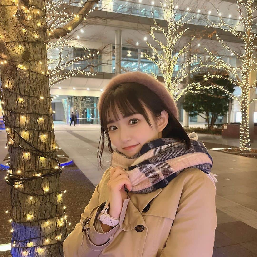 音井結衣さんのインスタグラム写真 - (音井結衣Instagram)「🎄Christmas is coming to town♪🎄 ・*:..｡o♬*ﾟ・*:..｡o♬*ﾟ・*:..｡o♬ #asobisystem #イルミネーション  #冬コーデ #マフラー  #アイドル  #idol  #アイドル前髪 #cosplay #ボブ #cosplaygirl  #japanesegirl  #animegirl  #instagood  #likestagram  #uwu  #量産型ヲタク  #ヲタク  #アイドルヲタク #kawaiigirl  #kawaiifashion  #随手拍 #instadaily  #ootd #tiktok #每日穿搭 #tiktokers #tiktokjapan  #jk  #自撮り  #selfie」12月6日 22時20分 - otoi_yui_19