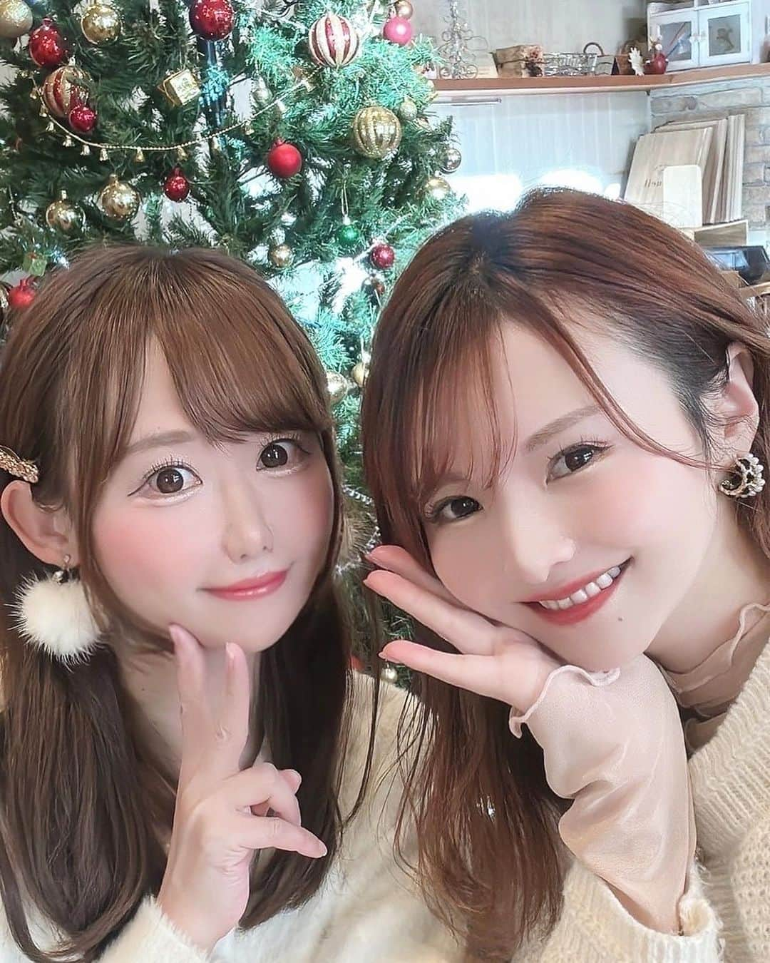 吉田麻衣子さんのインスタグラム写真 - (吉田麻衣子Instagram)「可愛いツリー🎄がある可愛い😍カフェ @accueil_ebisu_official  に行って来たよ❤️ 可愛いだけじゃなく お料理、スイーツ、すごく美味しかった🥹🫶💓また行くw #accueil #ebisu #cafe #ebisucafe  #christmas  #christmastree  #恵比寿カフェ #オムライス #パンケーキ #🎄 #クリスマス #恵比寿　 #アクイーユ #アクイーユ恵比寿」12月6日 22時27分 - maiko.yoshida