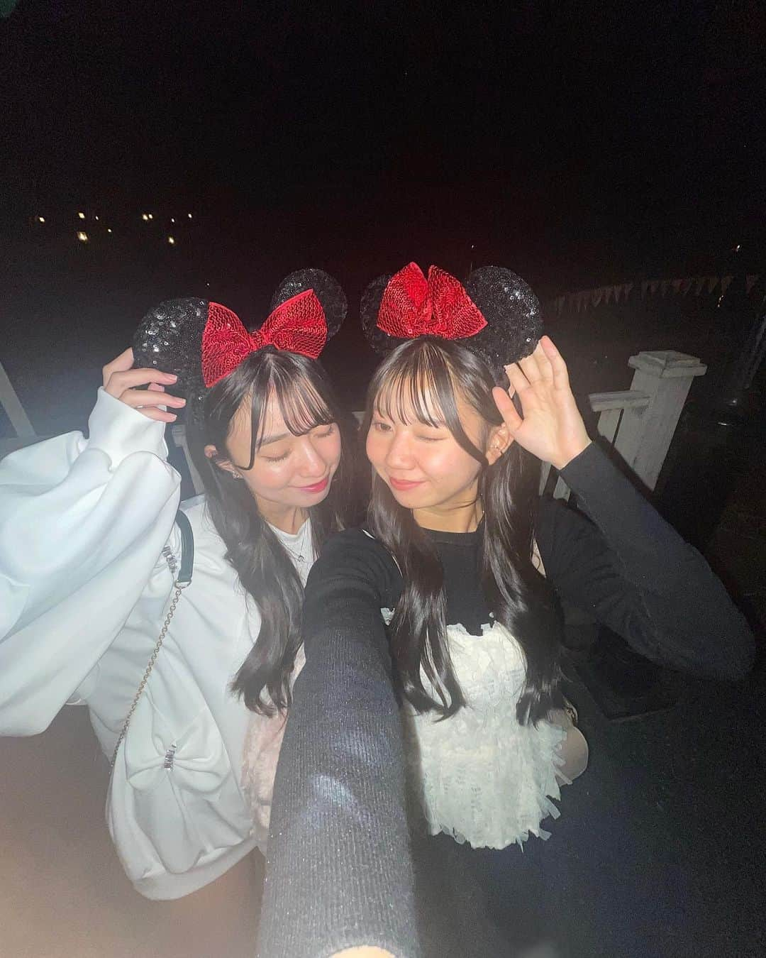 天海ありいさんのインスタグラム写真 - (天海ありいInstagram)「ここ最近のDisneyまとめ🫶🏿🫶🏿  ．  #05 #05line  #jkブランド #jk3  #ヘアアレンジ  #ポートレートモデル #ヘアモデル  #カットモデル  #サロンモデル  #せるふぃー  #セルフィー  #レイアウト #tokyodisney  #リーナベルコーデ  #ディズニーコーデ #いいね #いいね返し  #likes  #ootdstyle  #ootd  #ootdfashion  #followme」12月6日 22時28分 - ally__1020