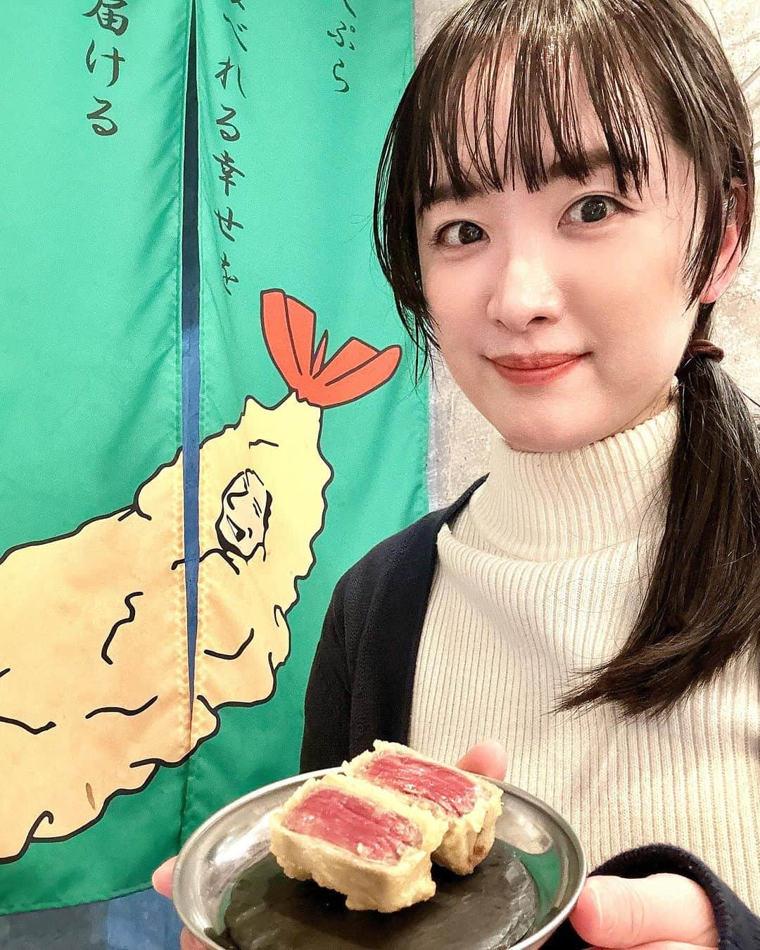 KagitaYukikoさんのインスタグラム写真 - (KagitaYukikoInstagram)「🍤✨😋 今宵は おひとり様 ディナー⭐️  天麩羅🍤を 存分に 楽しんできたわよ♡♡  まずは、 ジンジャーエール（甘口） から♪♪ 辛口もあるよん✨  こちらのお店 布施店限定の梅塩 をはじめ カレー塩など 3種類のお塩と 天汁いろんなお味で 楽しむことができます☆★  和牛のレア天麩羅 海老🦐 半熟たまご🥚  海老🦐 あたままで食べれて 甘さもあってすご〜く 美味しかった♪♪  太刀魚の大葉巻き 可愛い😍  ほたてに♡♡ これまた珍しい 羽ニ重餅の天麩羅まで♪♪  自家製のプリン🍮 とろ〜りなめらか〜で 〆にもぴったり♡♡  2階席には 小さいお子様もゆっくり くつろげるテーブル席も✨✨  天ぷら専門店 ✨天ぷらきたよし布施店✨  素材にこだわった 揚げたての天ぷらを いただくことができます✨✨  大阪府東大阪市長堂１丁目１２−３  #PR @kitayoshi_fuse  #天ぷらきたよし  #東大阪グルメ #布施グルメ  #布施ディナー  #天ぷら  #大阪グルメ  #大阪ディナー  #大阪天ぷら #大阪 #グルメ」12月6日 22時30分 - mermaid.yukinko