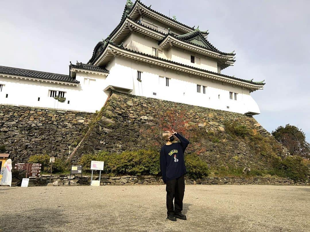 上村謙信/KENSHINさんのインスタグラム写真 - (上村謙信/KENSHINInstagram)「和歌山公演ありがとうございました！！ スワッくんが酸っぱそうにしてて可愛い🥺 和歌山城にも行けてよかった！  明日は、神戸！よろしくね〜  #ONENONLY #ワンエン47」12月6日 22時35分 - kenshin_stagram0708