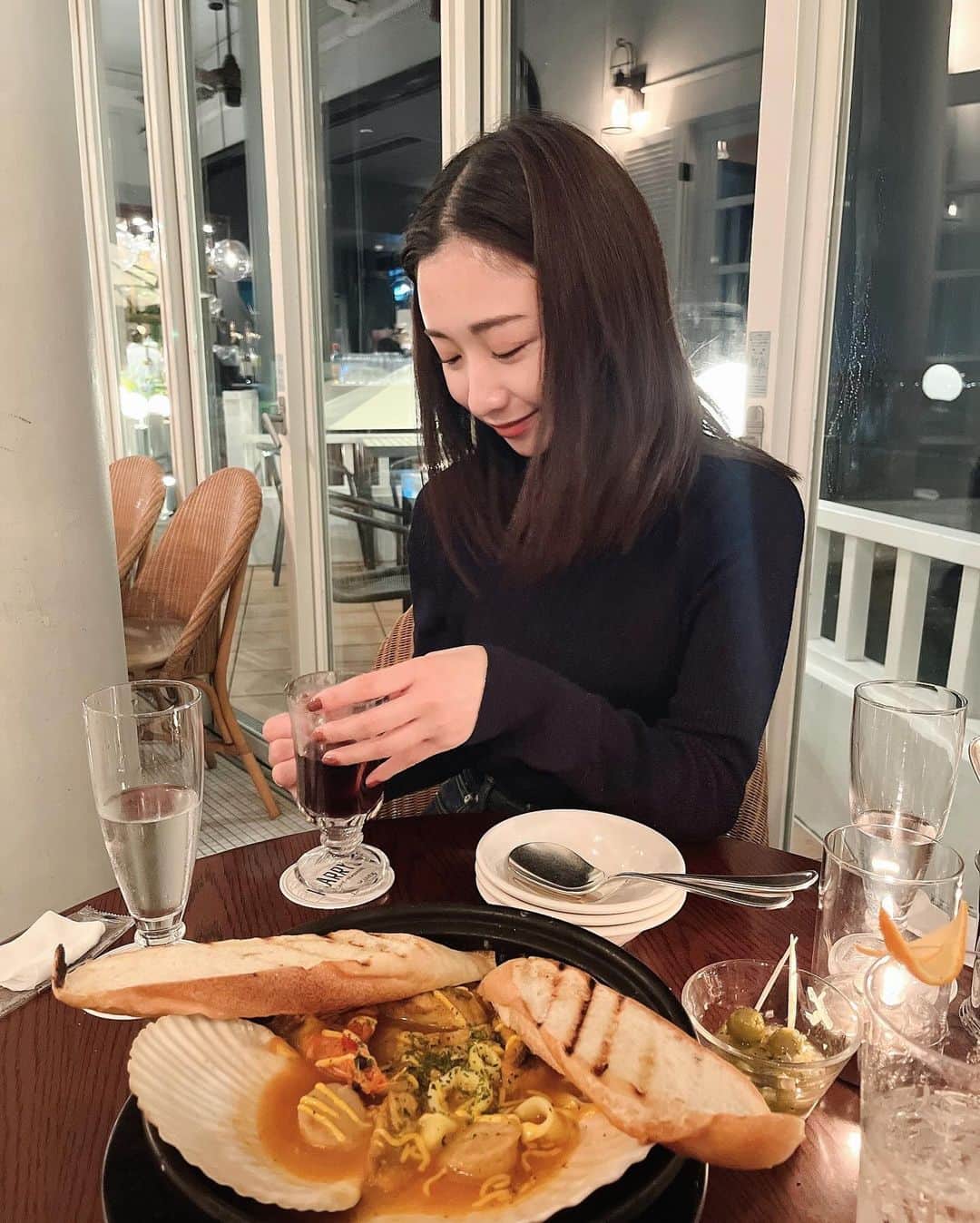 田原可南子さんのインスタグラム写真 - (田原可南子Instagram)「あっという間に過ぎた秋🍂  よく働きよく遊び 見つけたり感じたり 沢山考えてみたりやめてみたり クタクタになりながらも 一生懸命の瞬間を積み重ねるしかないと 日々生きていたら 秋も過ぎ冬になっていました🌬️  最近は、読書 自転車 サウナ… 美術館にもいいペースで行けていて うれしいな  あと、 UFOキャッチャーと ボートレース(笑)  仕事きっかけに勉強を始めたボートレース プライベートでなんと 25倍の当たりが出ました！ うれしいなぁ」12月6日 22時41分 - kanakotahara