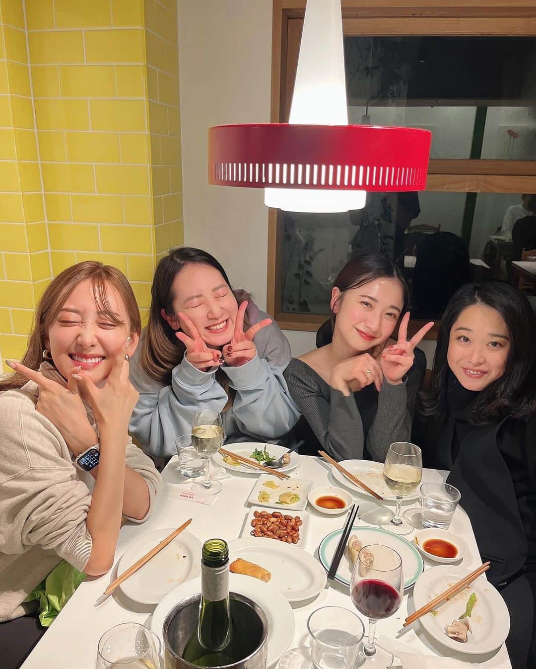 田原可南子さんのインスタグラム写真 - (田原可南子Instagram)「あっという間に過ぎた秋🍂  よく働きよく遊び 見つけたり感じたり 沢山考えてみたりやめてみたり クタクタになりながらも 一生懸命の瞬間を積み重ねるしかないと 日々生きていたら 秋も過ぎ冬になっていました🌬️  最近は、読書 自転車 サウナ… 美術館にもいいペースで行けていて うれしいな  あと、 UFOキャッチャーと ボートレース(笑)  仕事きっかけに勉強を始めたボートレース プライベートでなんと 25倍の当たりが出ました！ うれしいなぁ」12月6日 22時41分 - kanakotahara