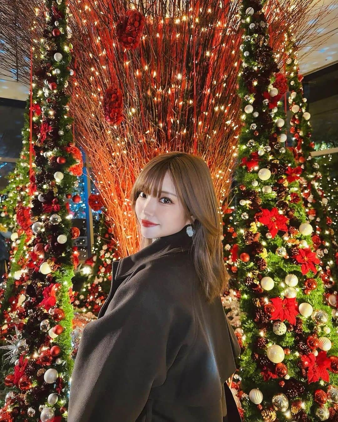 みきでりさんのインスタグラム写真 - (みきでりInstagram)「Christmas mood in Roppongi❤️🎄🌟 クリスマス大好きすぎる！！！！ 明日、クリスマス企画の発表します🎅💖🎁」12月6日 22時44分 - mikidelicious