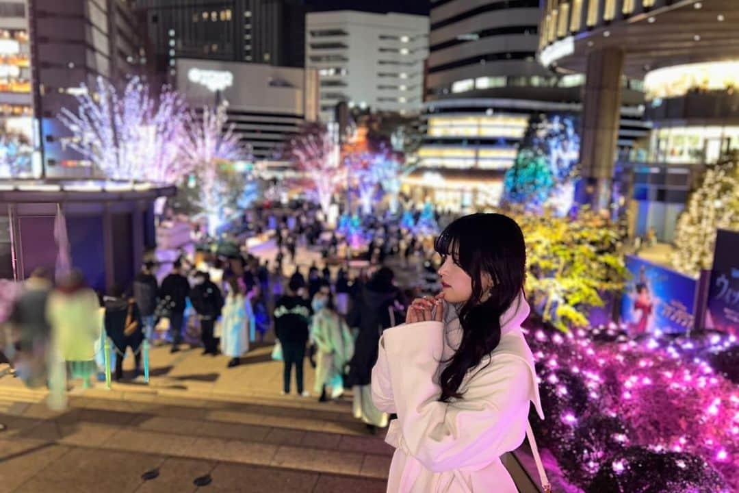 田北香世子さんのインスタグラム写真 - (田北香世子Instagram)「今日の君を ずっと忘れないように 🎄🎁  #クリスマスツリー #クリスマス #イルミネーション #日比谷 #日比谷イルミネーション #日比谷ミッドタウン #撮影会 #撮影会モデル #かよよん撮影会 #野外撮影会 #ポートレート #the5th #イルミネーションデート   最後のはご贔屓を前に幸せそうなかよよん」12月6日 23時08分 - kayoko_takita