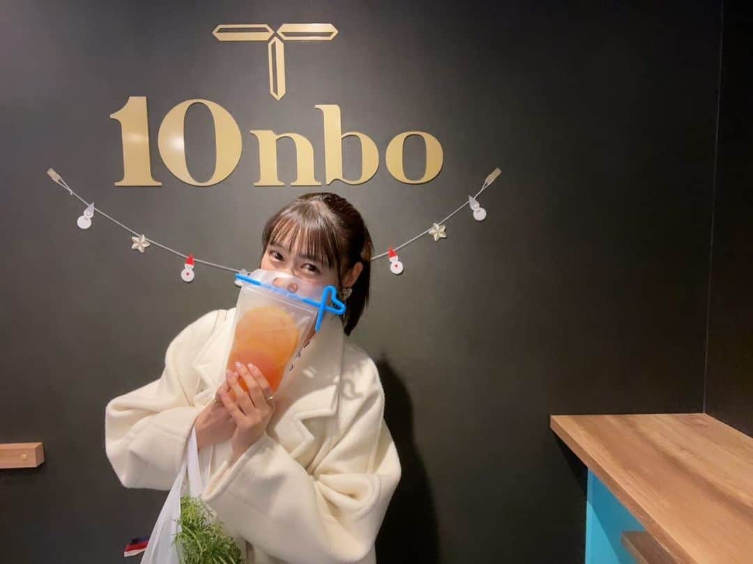 高城れにのインスタグラム：「可愛いカフェにも行ったよー☺️💜 ここのジュース🍹めっちゃ美味しかったー☺️☝🏻  #女子旅 #鎌倉 #10nbo  #cafe」