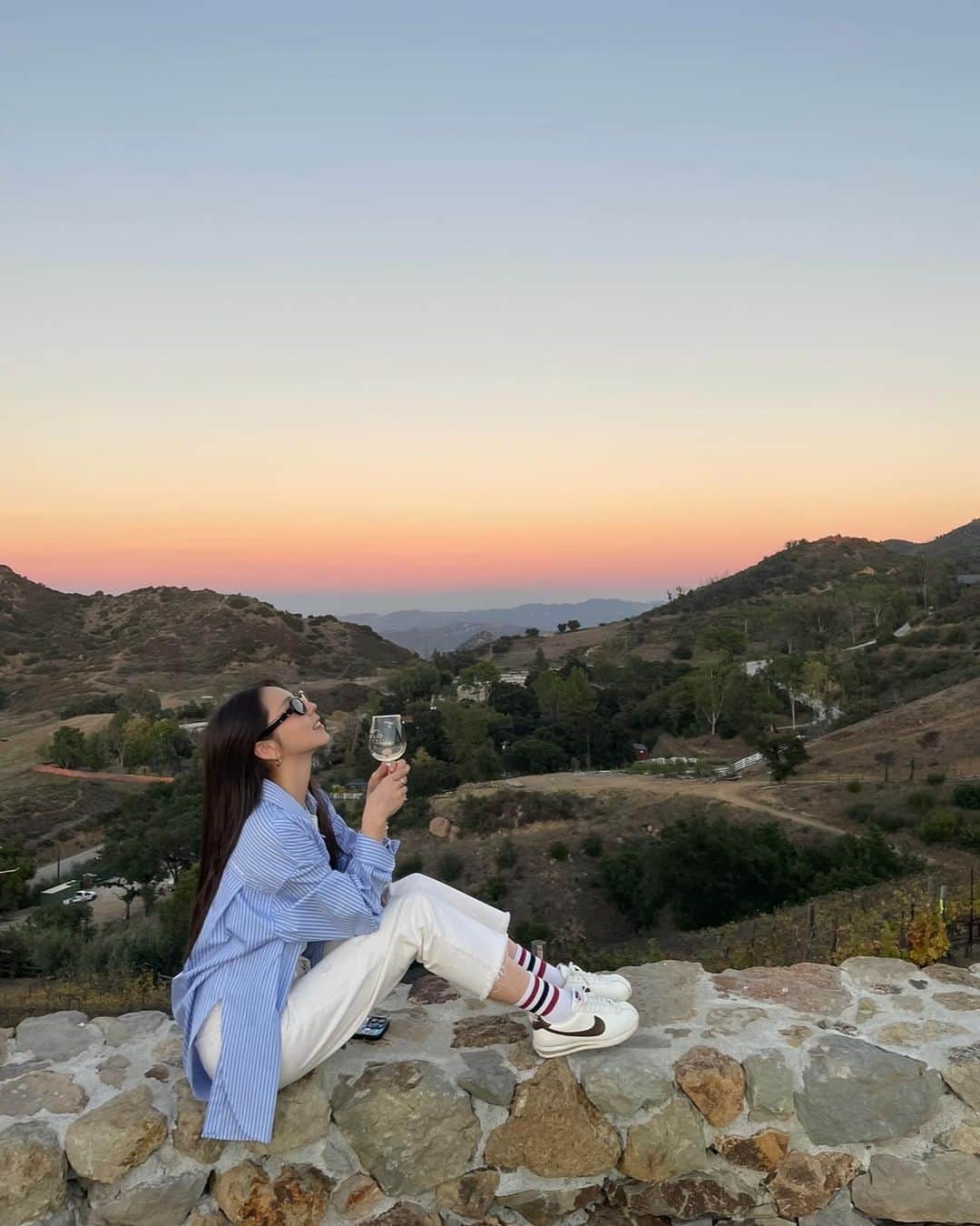 アン・ソヒのインスタグラム：「J들의 P스런 당일 와이너리 투어🍇🍷완벽했어💜」