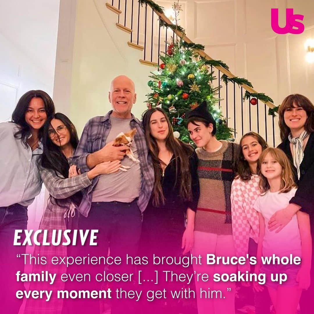 Us Weeklyさんのインスタグラム写真 - (Us WeeklyInstagram)「Amid Bruce Willis' battle with dementia, his family is coming together to make the holiday season special. In our new cover story, go inside how his wife Emma Heming, ex Demi Moore and their daughters are rallying around him exclusively at the link in bio. (📸: Getty / Instagram)」12月6日 23時19分 - usweekly