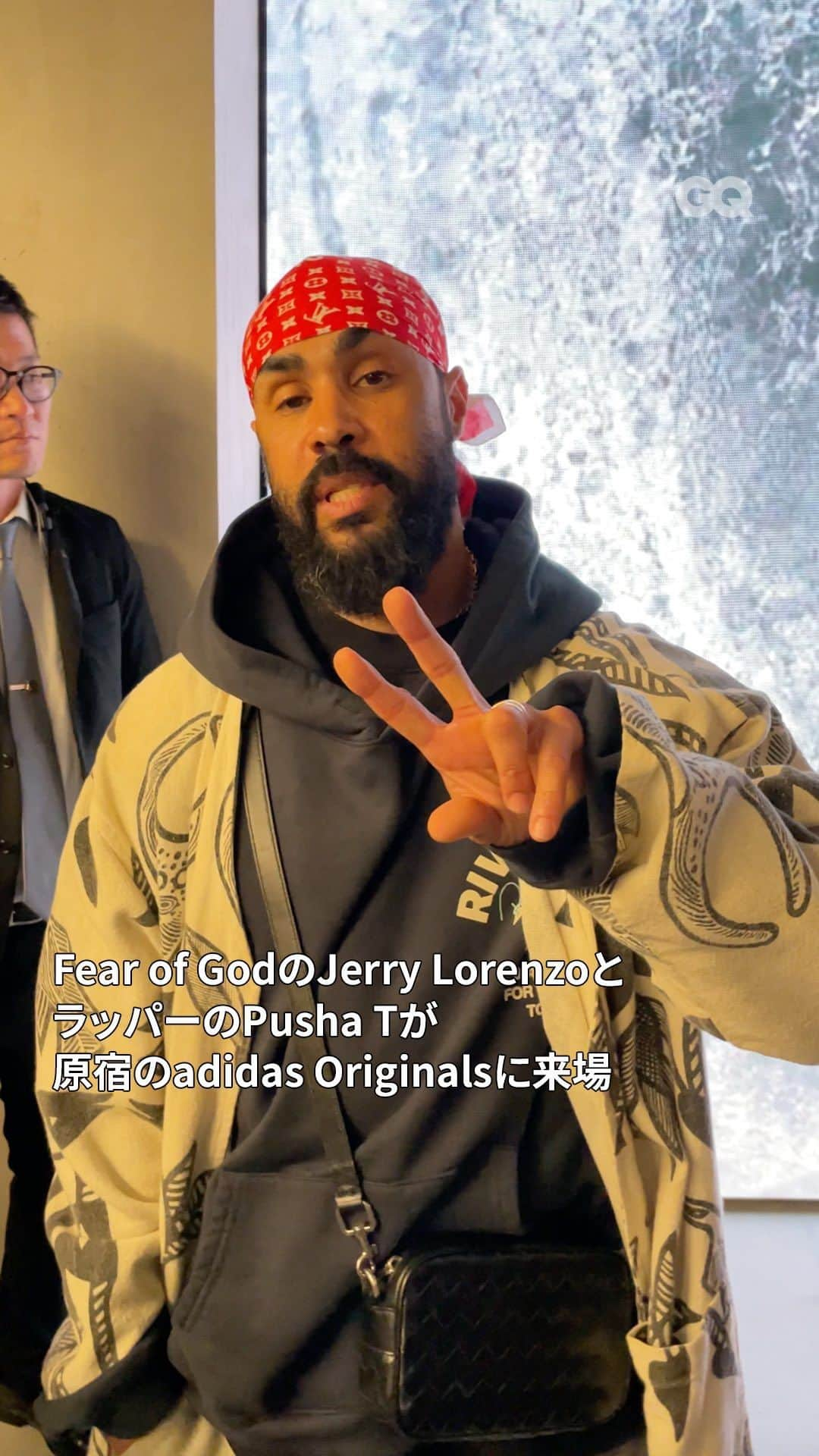 GQ JAPANのインスタグラム：「Fear of God（フィア オブ ゴッド）のデザイナー・Jerry Lorenzo（ジェリー・ロレンゾ）とラッパーのPusha T（プシャ・T）がアディダス オリジナルス フラッグシップ ストア 原宿に来場。会場には、アディダスとフィア オブ ゴッドのコラボレーションライン「Fear of God Athletics（フィアオブゴッド アスレチックス）」のアイテムも展示された。  #FearofGodAthletics #フィアオブゴッドアスレチックス #FearofGod #フィアオブゴッド #JerryLorenzo #ジェリーロレンゾ #PushaT #adidas #アディダス @fearofgod @fearofgodathletics @kingpush」