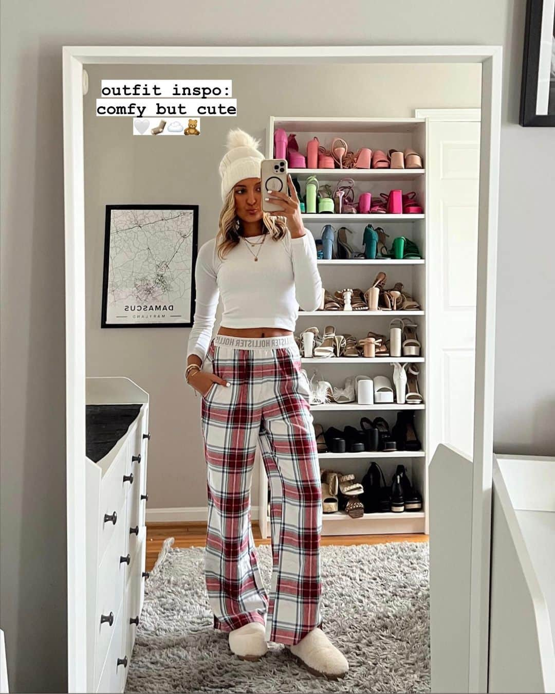 Hollister Co.のインスタグラム：「@styledbymckenz giving us endless cozy outfit options 🫶😍」