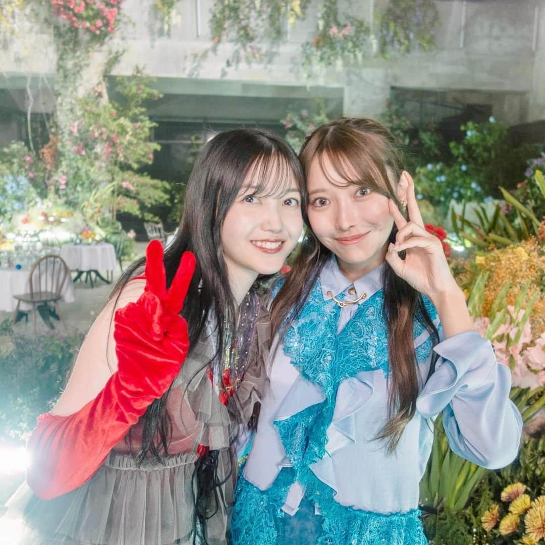 久保史緒里さんのインスタグラム写真 - (久保史緒里Instagram)「. 34thシングル『Monopoly』 本日発売です。 MVの思い出を共有します。 短い時間の中で、みんなと久しぶりに会えて嬉しかった記憶です。 たくさんの方に愛していただけますように。 #乃木坂46 #Monopoly」12月6日 14時44分 - kubo.shiori.official