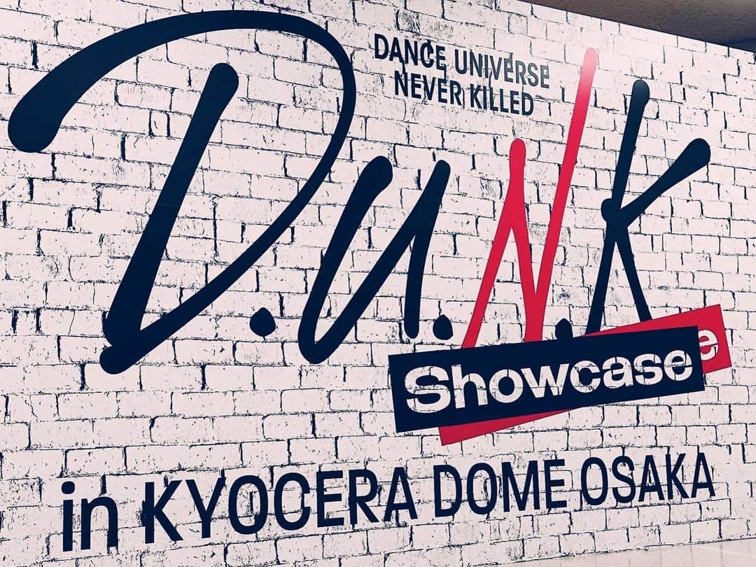 Travis Japan（トラジャ）さんのインスタグラム写真 - (Travis Japan（トラジャ）Instagram)「⁡ ⁡ D.U.N.K. Showcase in KYOCERA DOME OSAKA -DAY 2- #D_U_N_K ⁡ 京セラドームで行われたD.U.N.K. DAY 2に Travis Japanが出演させていただきました！ ⁡ 出演されていたアーティスト方に 沢山の刺激を受けた激アツで幸せな一日でした🔥 ⁡ こんな貴重な経験をさせていただいた、 SKY-HIさん、D.U.N.K.のイベントに携わられていたスタッフの皆さん、 共演させていただいたアーティストの皆さん、応援してくれたファンのみなさん。 全ての方々に感謝です🥺✨ ⁡ Travis Japanも磨きをかけ続け精進して参ります！ 改めて貴重な経験をありがとうございました！ ⁡ D.U.N.K. DAY 2 in KYOCERA DOME OSAKA Travis Japan performed! ⁡ It was a super exciting and happy day with lots of inspiration from all the participating artists🔥 ⁡ We had such a valuable experience with SKY-HI-san, all the staff who were involved in the D.U.N.K. event, all the artists who performed with us, and all the fans who supported us. Thank you to everyone 🥺✨ ⁡ Travis Japan will continue to improve! Thank you for the valuable experience! ⁡ @skyhidaka  @nissy_nissystaff  @ateez_official_  @fantastics_fext @befirst__official  @andteam_official  @the_jet_boy_bangerz  @riehata  @kaita_the_hataboy  @kazthefire  ⁡ #TJgram #WorldwideTJ #TravisJapan」12月6日 15時03分 - travis_japan_official