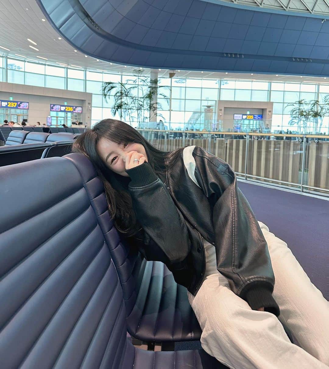 ユ・ボファのインスタグラム：「삿포로 2탄이 되지않길바라며 영기다영 대만출발🇹🇼✈️  신년계획 잘 세우자아🗓️」