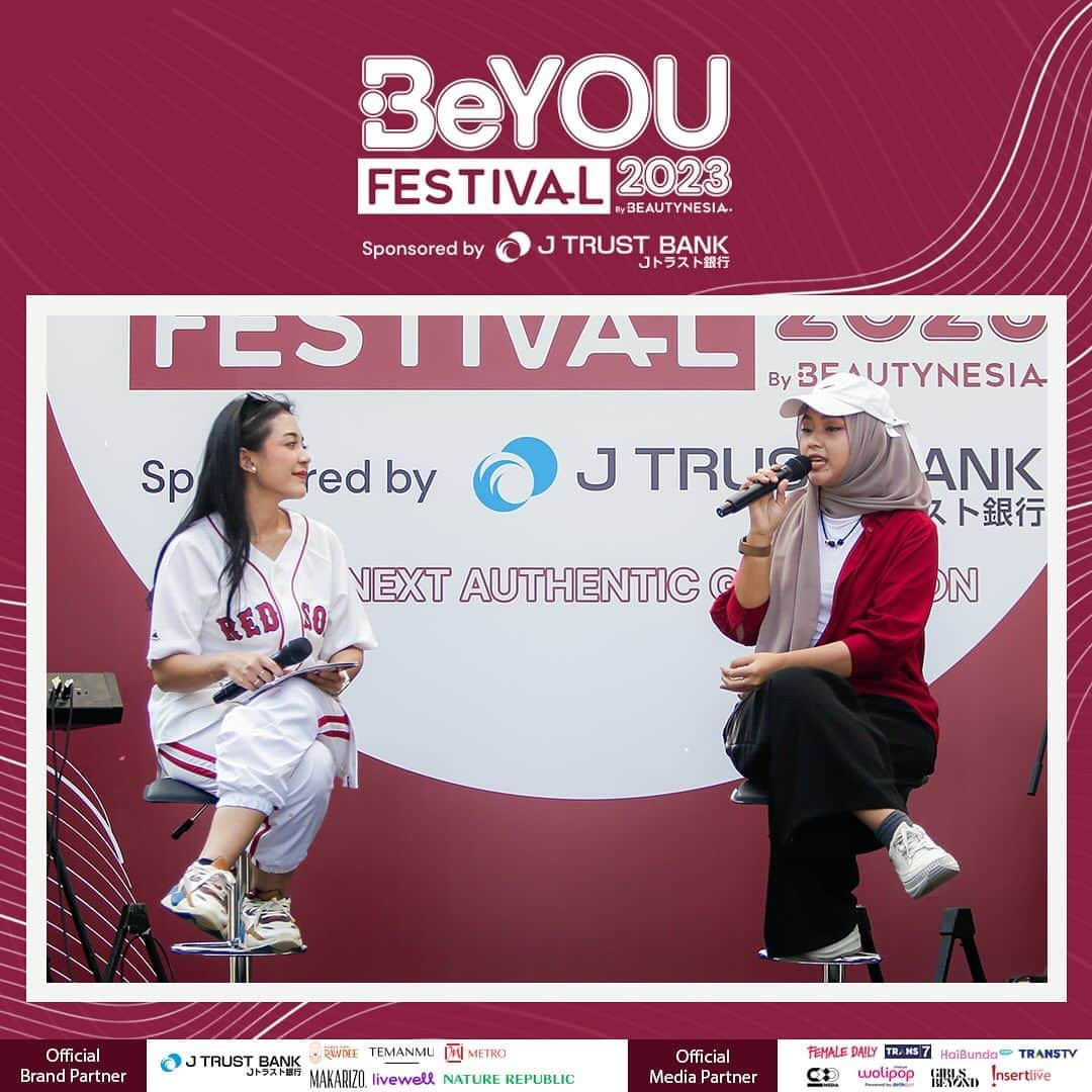 Beauty | Health | Fashionさんのインスタグラム写真 - (Beauty | Health | FashionInstagram)「Hai Beauties! 👋🏻🥰 Pasti udah pada tau dong kalau hari minggu tanggal 26 kemarin Beautynesia baru aja ngadain event BEYOU Festival 2023 yang disponsori oleh @jtrustbank 🤩  acaranya seruuuu banget kan?   Nah, Beauties yang kemarin datang langsung disuguhkan berbagai macam activity yang menarik mulai dari Morning Pound Fit, Trampoline, Mini Golf, Cardio Dance sampai Music Performance by @nadhifbasalamah 🎶 Gak cuma itu, di BEYOU Festival kemarin juga ada Inspirational Talk Show lho, jadi, nggak cuma sehat Beauties juga mendapatkan ilmu yang bermanfaat tentang keuangan, kesehatan dan love yourself! 🫶🏻  Hayo, Beauties yang kemarin ikut dateng kira-kira activity mana nih yang paling seru? Komen yuk! 😍  Buat yang kemarin gak sempet dateng, tenang aja ya dan harus terus stay tune di Instagram Beautynesia untuk event-event menarik selanjutnya ya! 🥰  #BEYOUFEST2023 #BeYouFestivalbyBeautynesia」12月6日 17時00分 - beautynesia.id