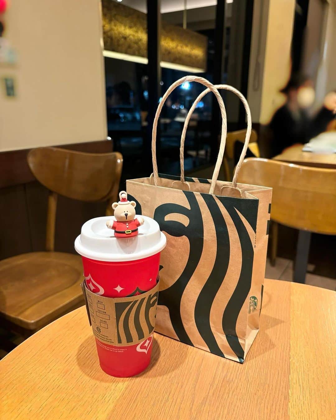 田辺真南葉のインスタグラム：「ずっと探してたくまちゃん！🐻 クリスマスシーズン大好きだから365日使おっと🎄」