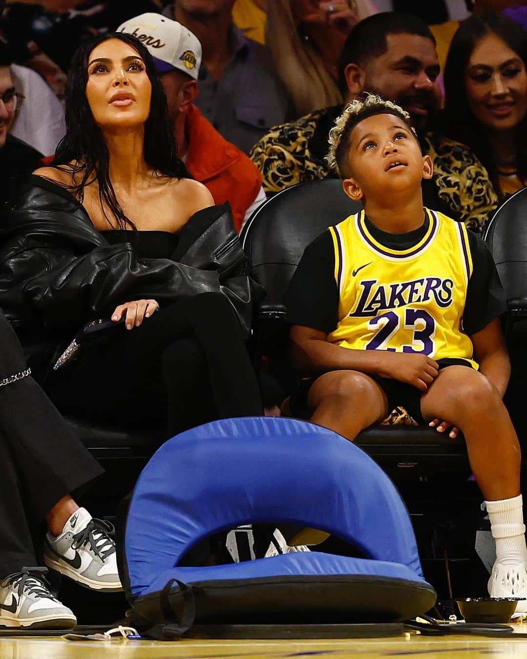 Just Jaredのインスタグラム：「Kim Kardashian & her son Saint are spending his 8th birthday at the Lakers game! #KimKardashian #SaintWest Photos: Getty」