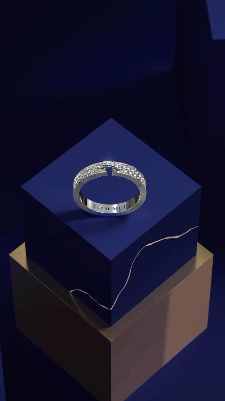 のインスタグラム：「Choose our Liens ring: a festive treasure, conveying love for a joyous holiday celebration.  #Chaumet #FindYourGoldenTreasure #ChaumetTreasureHunt #StoriesofLiens」