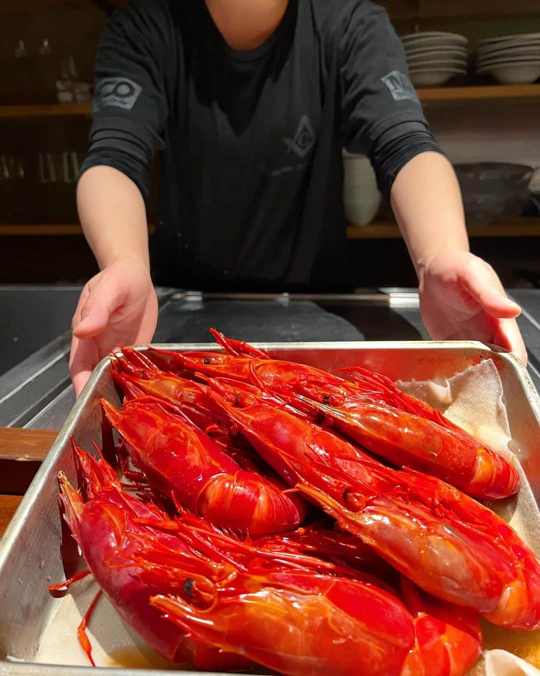 得あゆさんのインスタグラム写真 - (得あゆInstagram)「とんでもなく美味しかった〜🦞 #コントワールフー #comptoirfeu 2023何も色んな縁をありがとうございます🤍  (これも6月の話なのに全然載せられてなかったシリーズ。笑)  ・ ・ ・ ・ ・ ・ ・ ・ ・ ・ ・ ・ ・ ・ ・ ・ ・ ・ ・ ・ ・ ・ ・ ・ ・ ・ #北新地#北新地グルメ#北新地ディナー#梅田グルメ#梅田ディナー#予約困難#予約困難店#食べ歩き#グルメ#グルメ女子#グルメスタグラム#大阪グルメ#グルメ部#中華#中華料理#中華街食べ歩き#飲み歩き#年末年始#忘年会#新年会#食べログ#紹介制#人と人との繋がり#ありがとうございます#2023#いい年でした#載せ忘れ#大阪ディナー」12月6日 17時07分 - tokuayu819