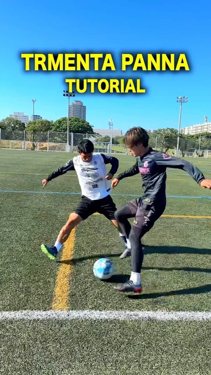 タクヤのインスタグラム：「USE THIS SKILL in THIS SITUATION👍🔥 ⁡ タッチライン際で追い込まれた時はこれを使え😆🔥 ⁡ @regate_takuya」