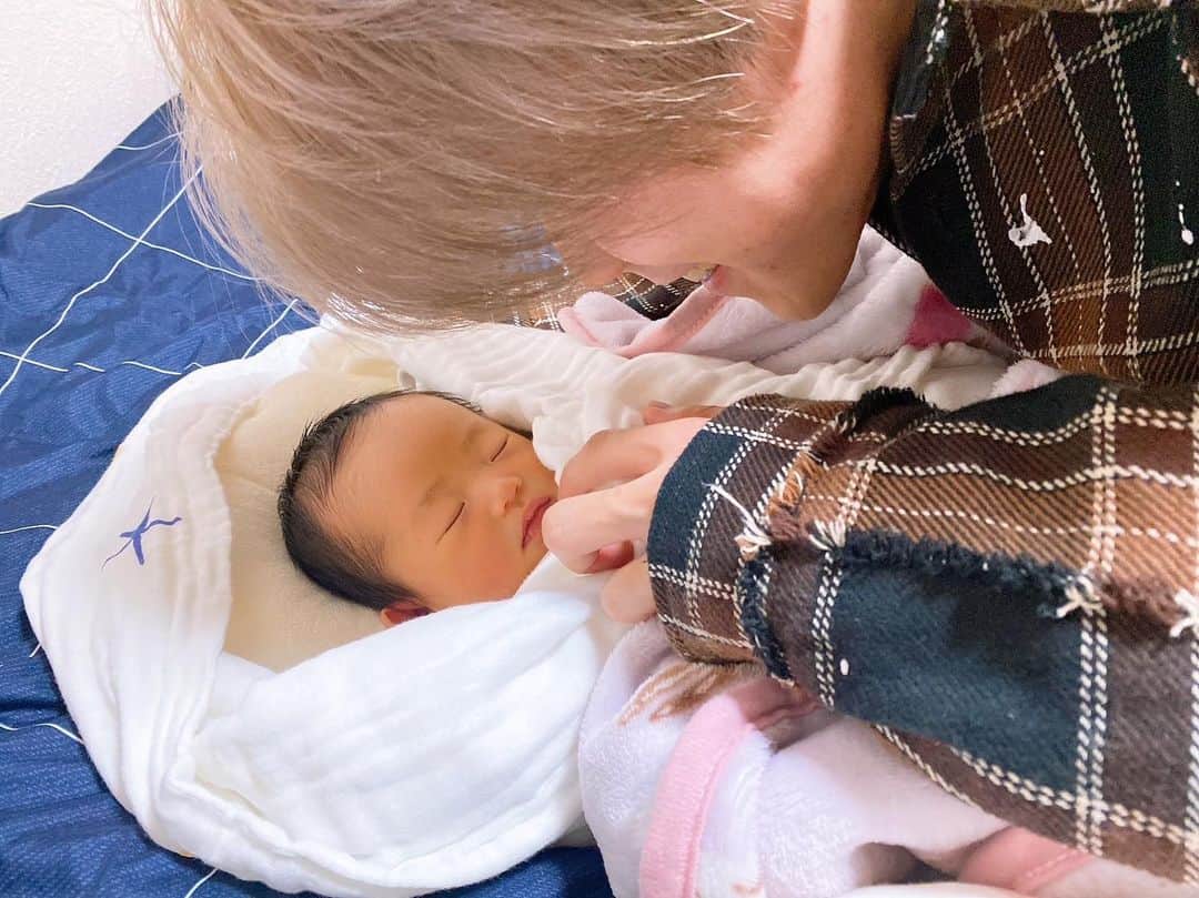 大山天のインスタグラム：「やっと姪っ子に会えました👶」
