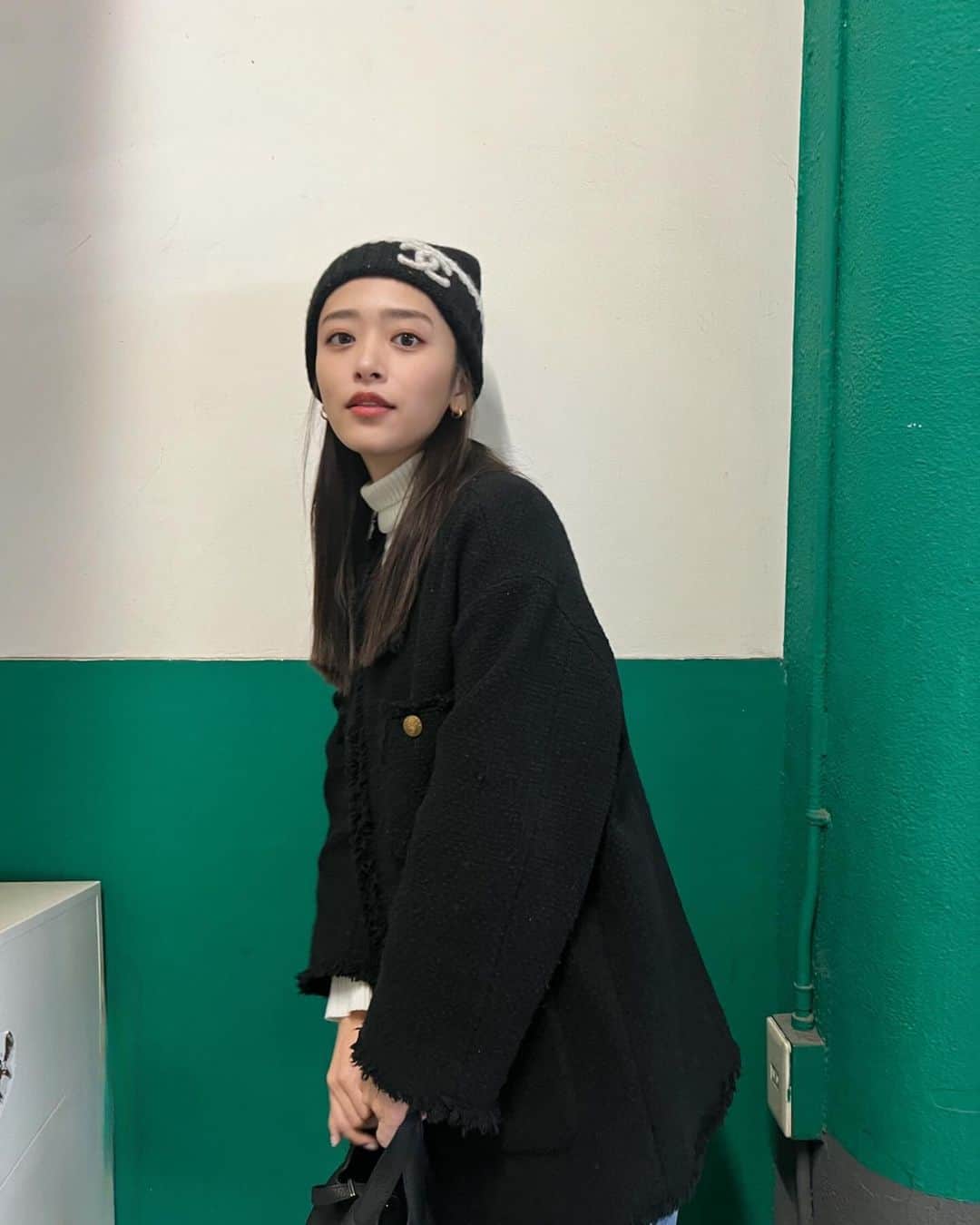 近藤千尋さんのインスタグラム写真 - (近藤千尋Instagram)「今年はニット帽ばかり買ってしまうなぁ💕🫶  表参道のイルミネーションが キラキラ綺麗でした✨😇この季節大好き〜❤️  さて、今日はラーメンが食べたいと言われたので 餃子🥟とラーメンにします🍜 (マネージャーさんとお昼ラーメン食べたことは内緒🤫)」12月6日 17時35分 - chipichan.1215