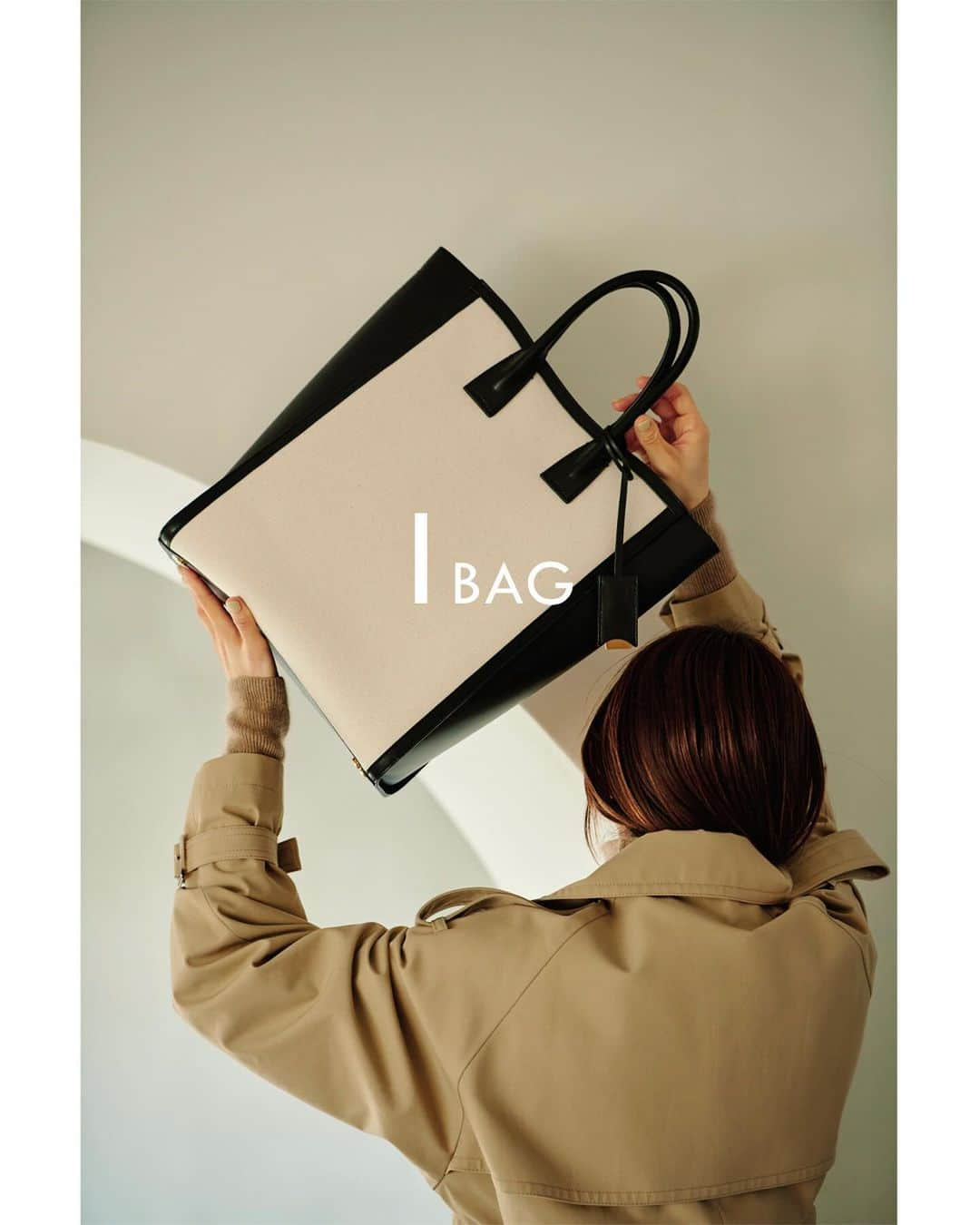 ロペのインスタグラム：「「I BAG」登場！ 働く私たちの隣に、ÉPORから新モデル誕生。 ⁡ 女性だけでなく男性にも持っていただけるシンプルなデザインに。 働く私たちの隣に、通勤やお出かけシーンの味方になるツールとして、デザイン性と機能性にこだわった「I BAG」。 先行予約がスタートです！ 新しい年に向けて新調されてみてはいかがでしょうか。 ⁡ ⁡ ⁡ ▶︎ITEM ⁡ #GGX84300  I BAG ¥25,300 (税込) ⁡  J'aDoRe JUN ONLINEでご購入いただけます。 ⁡ ⁡ ⁡ @epor_rope @jadorejunonline #ÉPOR #ロペエポール #Ibag #美しさととのう #ととのう #通勤バッグ #キャンバスバッグ #ロペ #ROPÉ #ropejp」