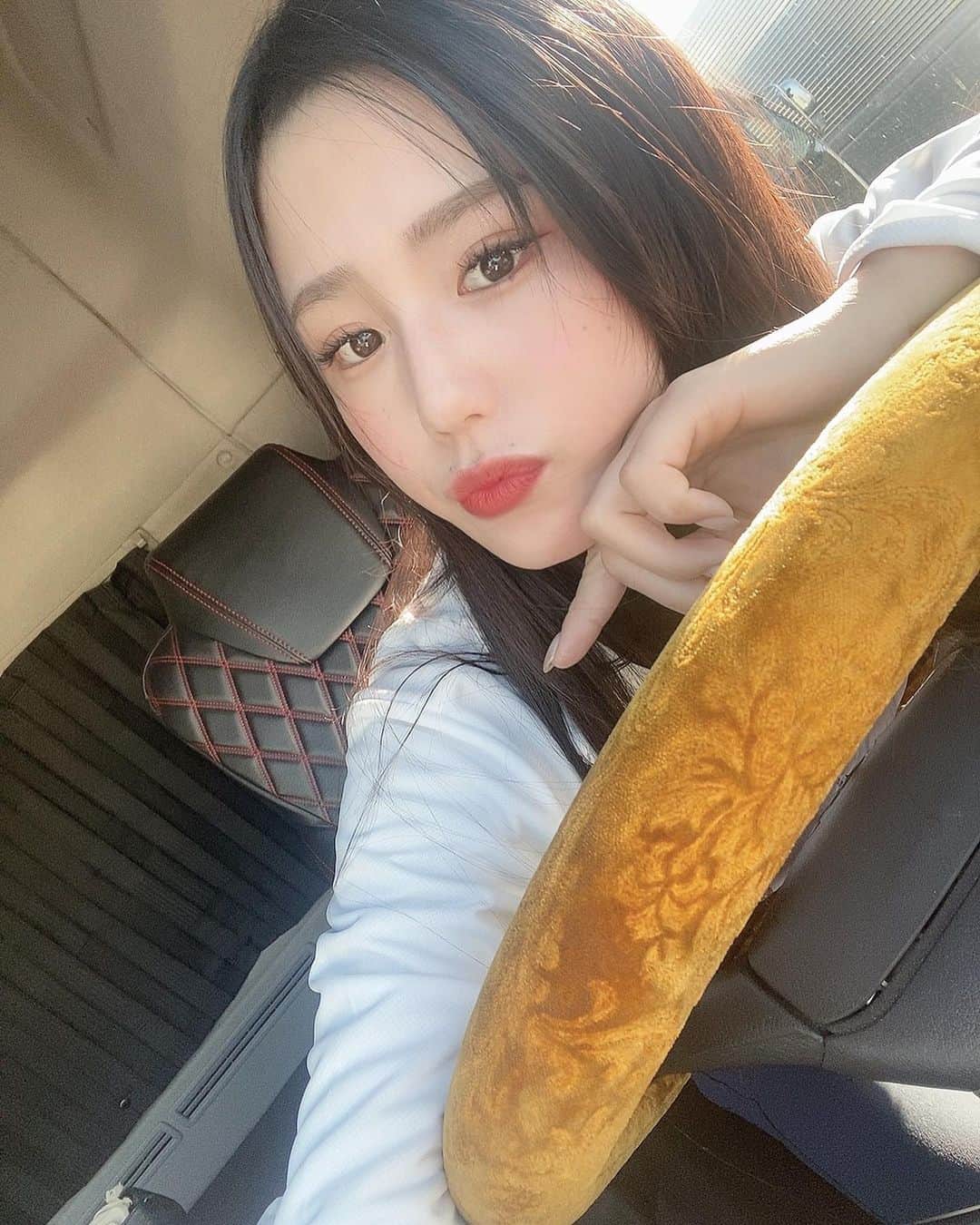 真木しおりさんのインスタグラム写真 - (真木しおりInstagram)「こんな大型トラック運転手どうですか🥺  #トラック#トラック運転手#トラックドライバー#とらっく#とら女#とらガール#とらっく女子#track#driver#トラ女#トラック女子#トラガール#とらがーる#地場運転手#地場ドライバー#地場トラック#大型ドライバー」12月6日 20時20分 - maki_shiori_dayo