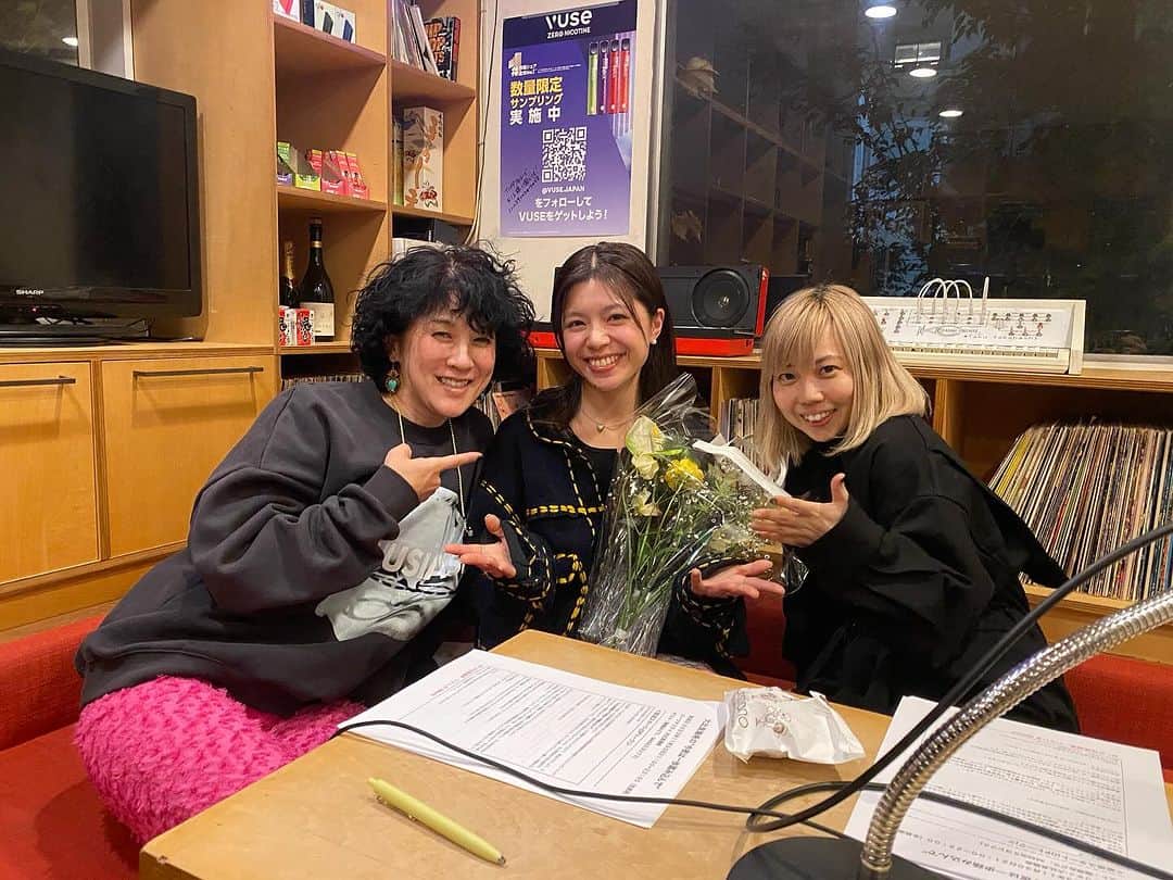 Block.fmのインスタグラム：「⚡️11/27 - 12/1 RADIO ONAIR LIST⚡️  ▶️https://block.fm/  ▽Pick up episode①▽ 11/30(Thu) 21:00~ 📻大比良瑞希の”今夜は一歩踏み込んで” [特番] Guest : 瑚海みどり, 34423(MIYOSHI FUMI)  ▷初回となる今回はがエンディングを担当する映画『99%、 いつも曇り』から監督兼主演の瑚海みどりさんと音楽を担当された34423(MIYOSHI FUMI)さんをお迎えします✨ 本作の話はもちろん、好きな映画音楽をテーマにトークしたり、ゲストの頭の中を覗いてみたり… ここでしか聞けない音源も🤫ぜひお聞きください！！  アーカイブ↓ https://block.fm/radio/episode/148697  ▽Pick up episode②▽ 11/28(Tue) 22:00~ 📻ルン子の部屋 Guest : 和田颯(Da-iCE), Haruma Yanagisawa (FORMULA)  ▷今回はゲストに和田颯(Da-iCE)、Haruma Yanagisawa (FORMULA)をお迎えしてたっぷりトーク💡 「やる気スイッチが入る1曲」をテーマに選曲🎧 またあなたの「これってあり？なし？」をRUNG HYANGとゲストで判定する新コーナー「ありなし判定団」も大盛り上がり！ ぜひお聞きください🙆‍♀️  アーカイブ↓ https://block.fm/radio/episode/147765  ▽Pick up episode③▽ 12/1 (Fri) 21:00~ 📻TCY RADIO Guest : 空音  ▷今夜も先週から始まったコーナー”TCY 今週の推し曲”から スタート📡 番組中盤からはゲストに12/6 にNew EP 『Life Teller』をリリースする空音さんをお迎えしたっぷりとお話を伺いました✨  アーカイブ↓ https://block.fm/radio/episode/148680  ——————————————————————  ⚪️Monday(11/27) 20:00 RMPG DOPE STATION 21:00 RADIO WONDERLAND 22:00 INSIDE OUT   🔴Tuesday(11/28) 21:00 Aile The Shota presents AINNOSTATION 22:00 ルン子の部屋  🔵Wednesday(11/29) 20:00 TOKYO HARD DANCE RADIO 22:00 Remote Control  🟢Thursday(11/30) 21:00 大比良瑞希の”今夜は一歩踏み込んで” [特番] 23:00 street dreams studios Tokyo [特番]  🟡Friday(12/1) 20:00 TREKKIE TRAX RADIO 21:00 TCY RADIO 22:00 radio REBOOT - Techno program on block.fm 23:00 MIX BLOCK  #blockfm」