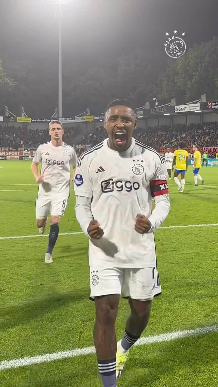 アヤックス・アムステルダムのインスタグラム：「🎭 @StevenBergwijn 🎭 #rkcaja」