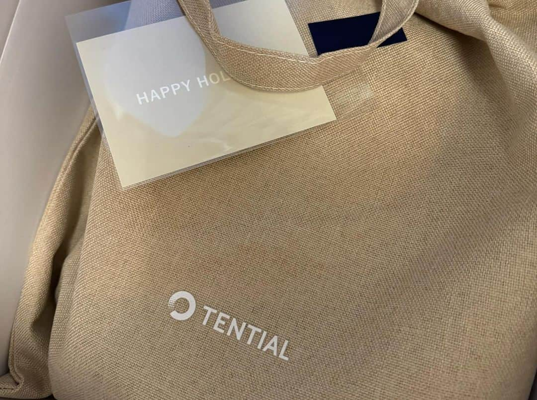 三好南穂さんのインスタグラム写真 - (三好南穂Instagram)「TENTHAL ( @tential )様より「ささえるギフト」として「BAKUNE」を提供していただきました！  肌触りがよく、汗も吸収してくれるし、 私もいつも愛用させていただいております🫧 睡眠はやっぱり大事👍  クリスマスギフトにもできるみたいです🎁 ちなみに私はBAKUNE ladies のブラウンを着ています👕  #TENTIAL  #テンシャル  #リカバリーウェア  #PR  #ささえるギフト  #疲労回復パジャマ」12月6日 18時20分 - i_am_miiiyooo