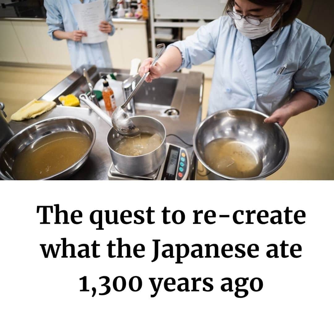 The Japan Timesのインスタグラム：「A study group was formed by Takayuki Mifune, a leading figure in the rather niche field of reproducing — in minute detail — ancient Japanese meals from 1,300 years ago based on surviving evidence.  A professor at Tokyo Healthcare University, Mifune and his fellow researchers gathered one day at his school’s laboratory to re-create "katsuo irori" — bonito broth boiled down into a preservable seasoning that was used during the Nara Period (710-94).  It’s a tedious process, involving countless trials as they try to remain as faithful as possible to descriptions in old books and records, as well as using tools that are as similar as possible to the earthenware and other utensils excavated from archaeological sites.  To understand Japanese food, Mifune says, is to understand the wisdom and history of the island nation’s inhabitants. Click on the link in our bio to read more about his quest to re-create what the Japanese ate 1,300 years ago.  📸: Johan Brooks  #japan #japanesefood #japanesecooking #japanesehistory #japantimes #日本 #日本料理 #料理 #歴史 #ジャパンタイムズ #🥘」