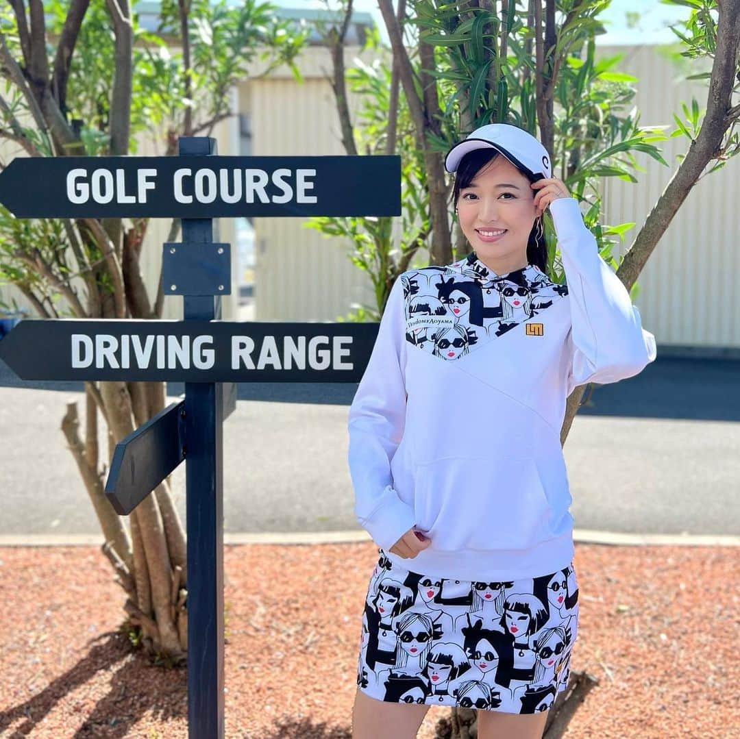 高橋としみのインスタグラム：「お天気が良くて風が強かった日⛳️ ゴルフは雨よりも風が苦手💦 風が強い日のスコア皆さんどうですか？🥺  ウェア全身 @loudmouth_japan_official   確実に飛距離おちた🥹 #ゴルフ#ゴルフ女子#ゴルフウェア#ラウドマウス#lundmount ##ゴルフ好きと繋がりたい #golf#golflife」