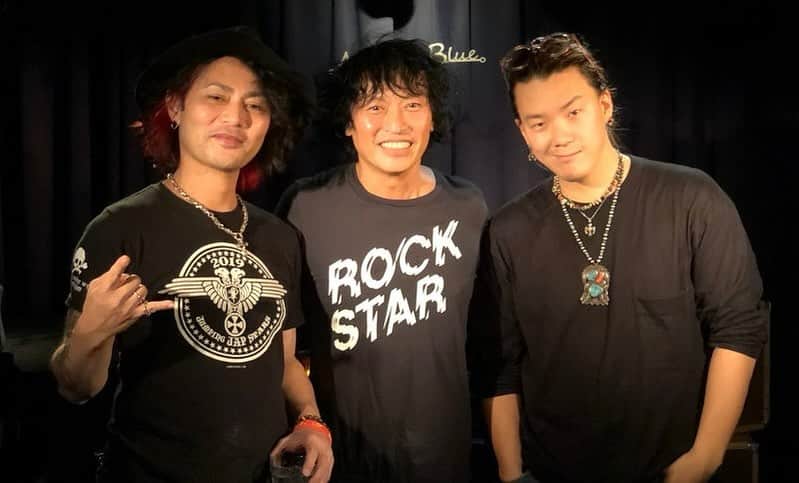 原田喧太のインスタグラム：「Kenta JINO Yui @ 池袋Absolute Blue  【出演】原田 喧太(g,vo) 日野"JINO"賢二(b,vo) Yui Arakawa(perc.) 【内容】この3人の組合せは２年振り!! それぞれが超強力なスーパープレイヤー達。ぜひお越しください。   【時間】open 18:30/ Start 19:00 【チャージ】￥4,500 (別途1ドリンクオーダー)  東京都豊島区西池袋１丁目１５−６ 豊島会館 B2 03-5904-8576」