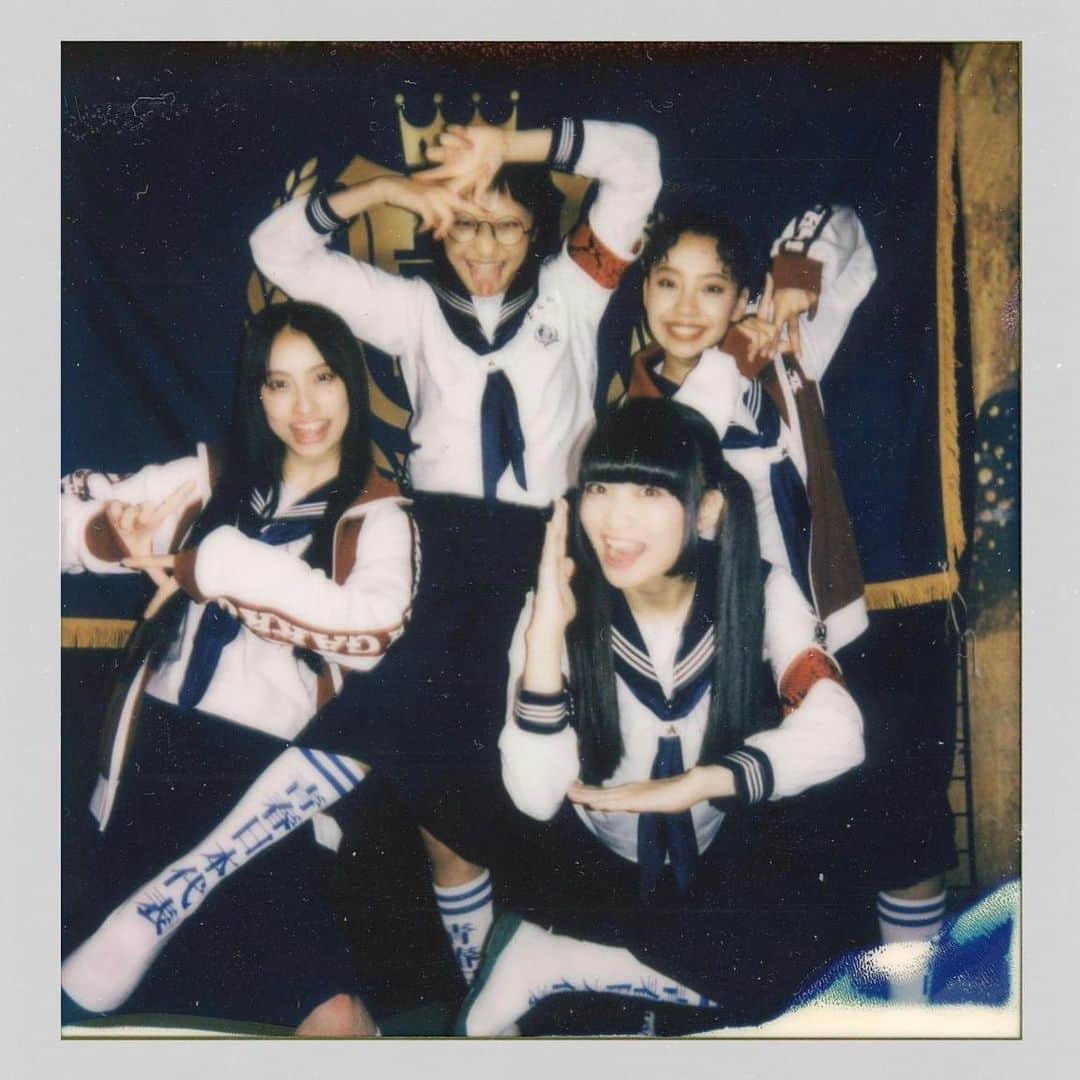 RINさんのインスタグラム写真 - (RINInstagram)「#THESEISHUNTOUR2023 There was so much energy in each of the 10 cities  I felt on my body and heart again The power born from humans is the best.🤝  This power is SEISHUN. This is "THE SEISHUN TOUR"❕  Beyond countries and regions, beyond languages, ATARASHII GAKKO! Everyone who met Thank you so much🫂  I had a lot of heart-to-heart conversations with myself and felt that it possibilities for the future of us. So I’m happy.  This time's big treasure, engraved in my heart AG! around the world more🌏 ARIGATO❤️  🤝  全10都市それぞれに沸るエナジー 人間から生まれるパワーの素晴らしさを あらためて肌で感じた日々  このパワーこそがSEISHUN まさに"THE SEISHUN TOUR"❕  国、地域を超えて、言語を超えて みんなと繋がれていることに心から感動している。 ATARASHII GAKKO!と出会ってくれたみんな 本当にありがとう🫂  今回の大きな宝物、心に大切に刻んで、 AG! around the world more🌏 ARIGATO❤️  愛をこめて。！」12月6日 18時24分 - rin_leaders